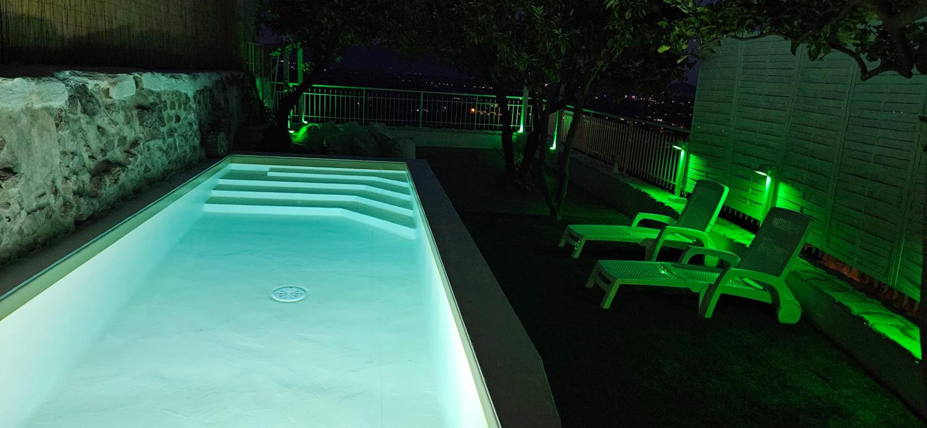 OIKOS Guesthouse & Rooftop
