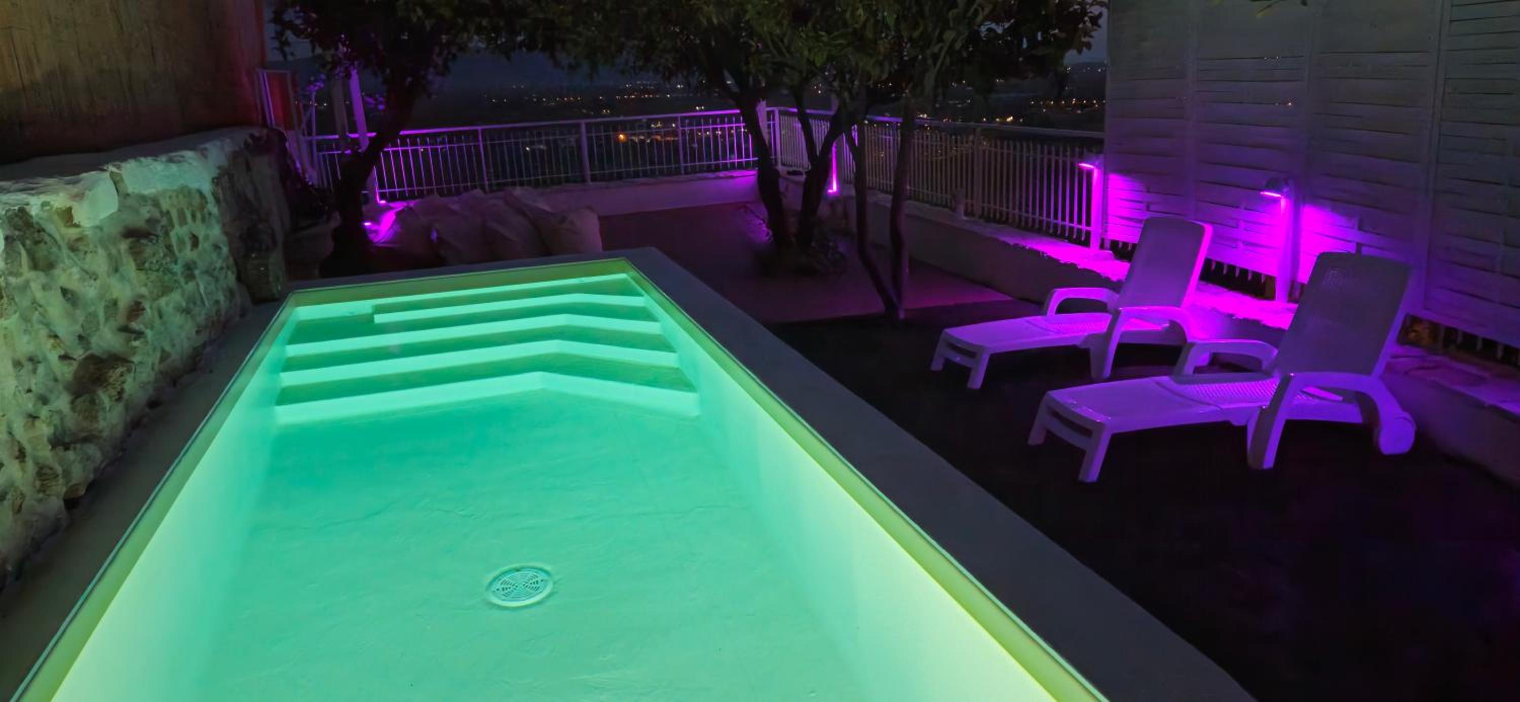 OIKOS Guesthouse & Rooftop