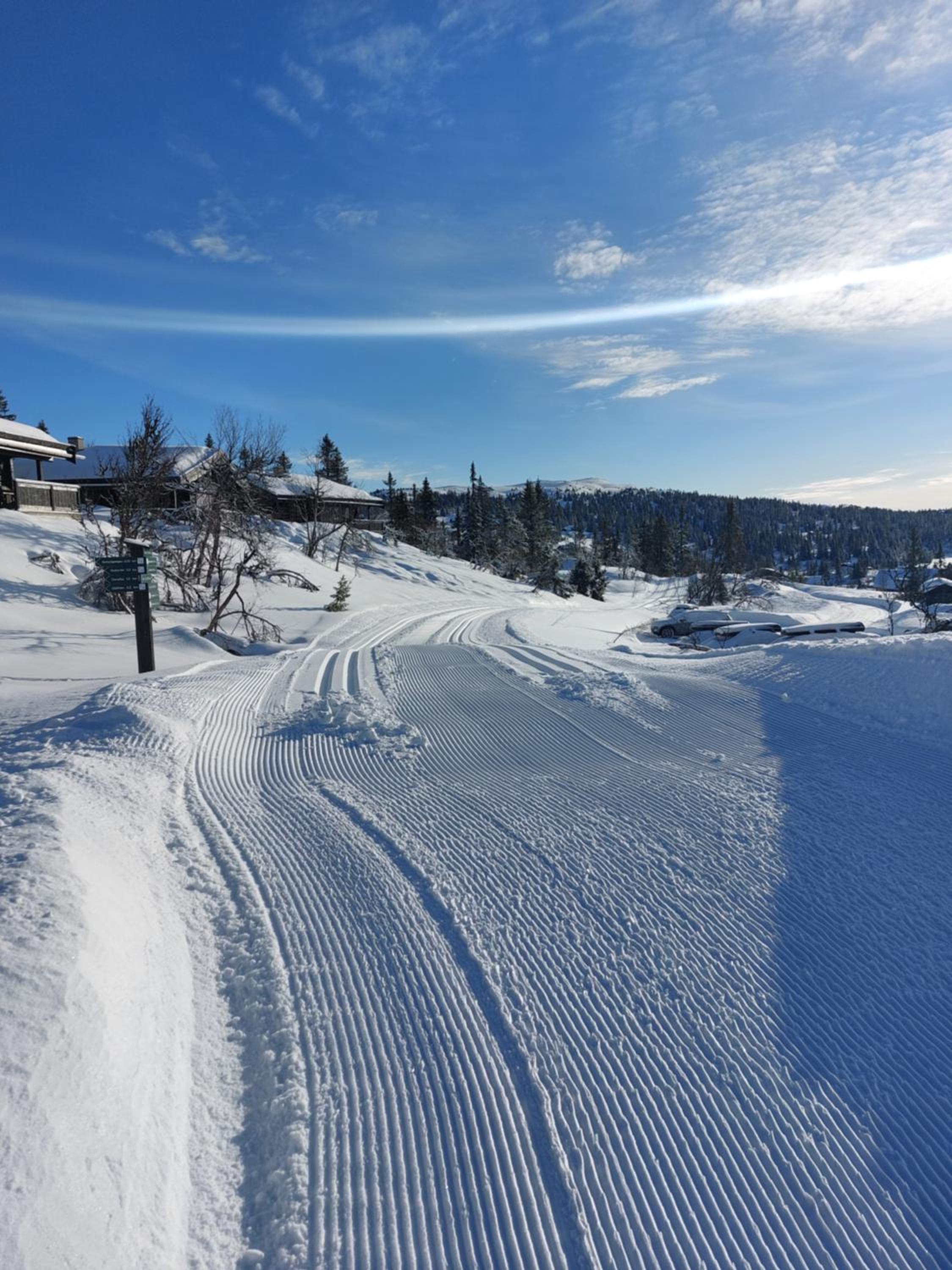 HYTTEEVENTYR I VALDRES MED JACUZZI, 5 soverom, alpinbakke og skiløyper like ved!