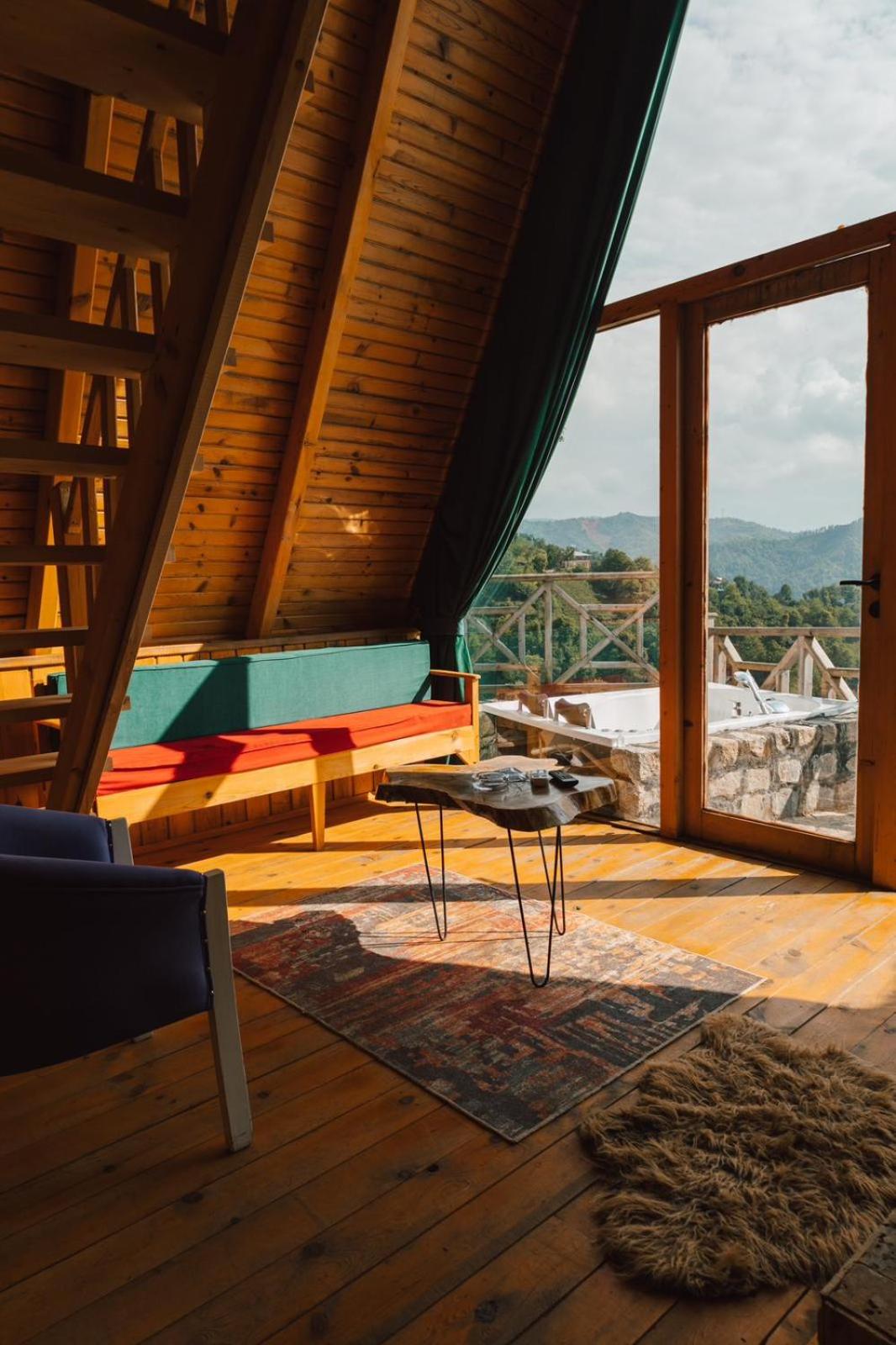 Madağ Bungalov