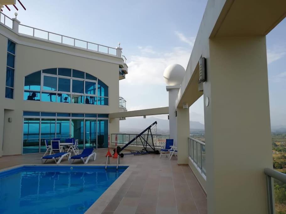 Apt in Coronado Golf & Ocean view view 3