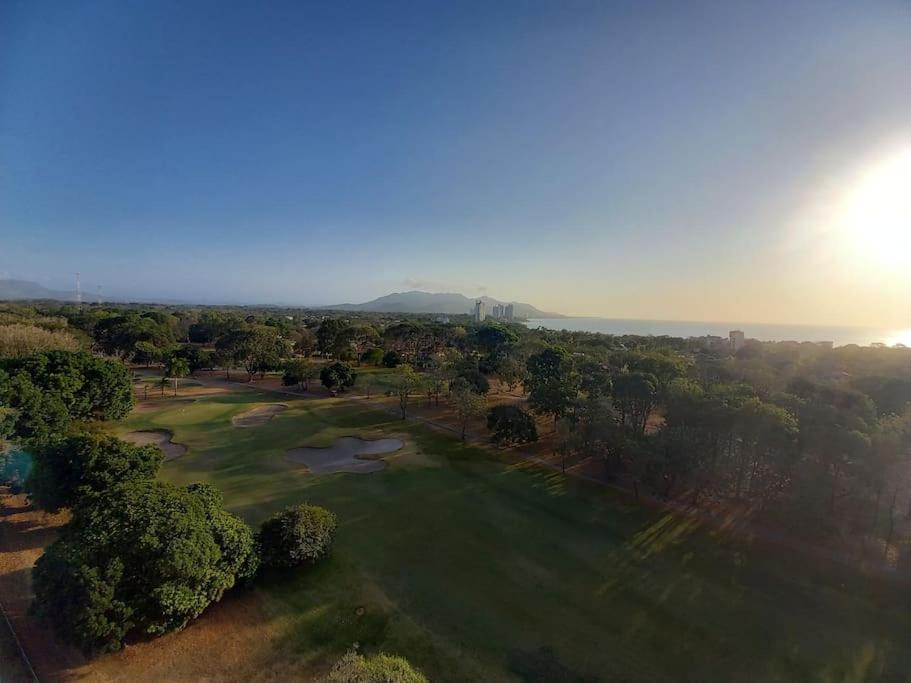 Apt in Coronado Golf & Ocean view view 4