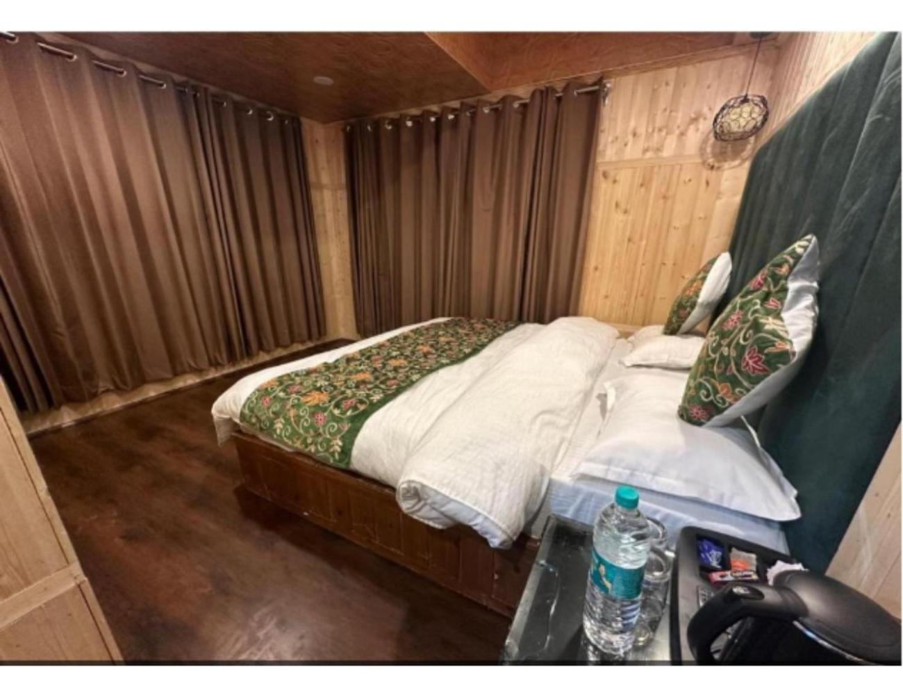 Mala Castle Cottages and Hotel, Pahalgam view 3
