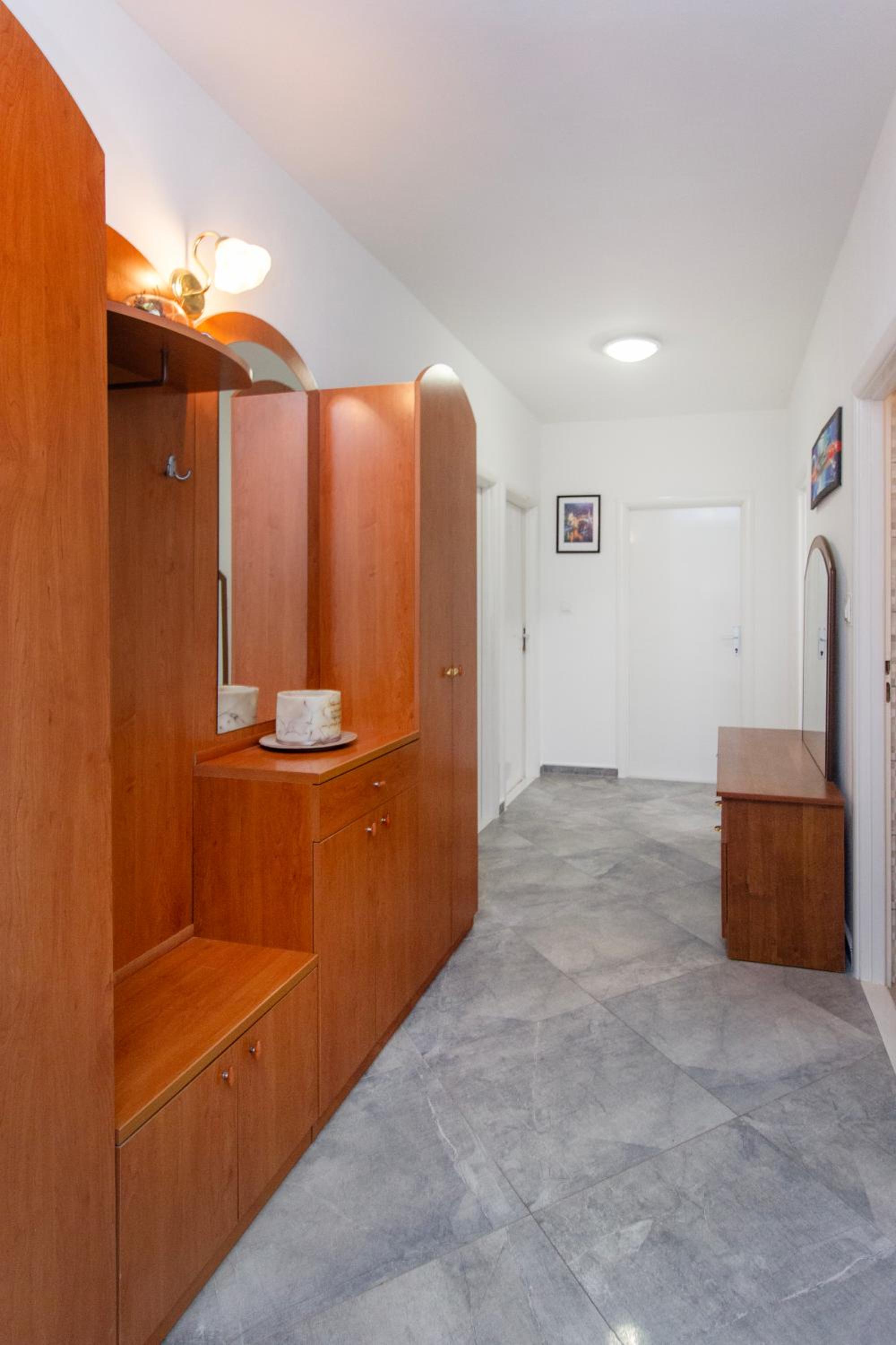 Apartment Damir