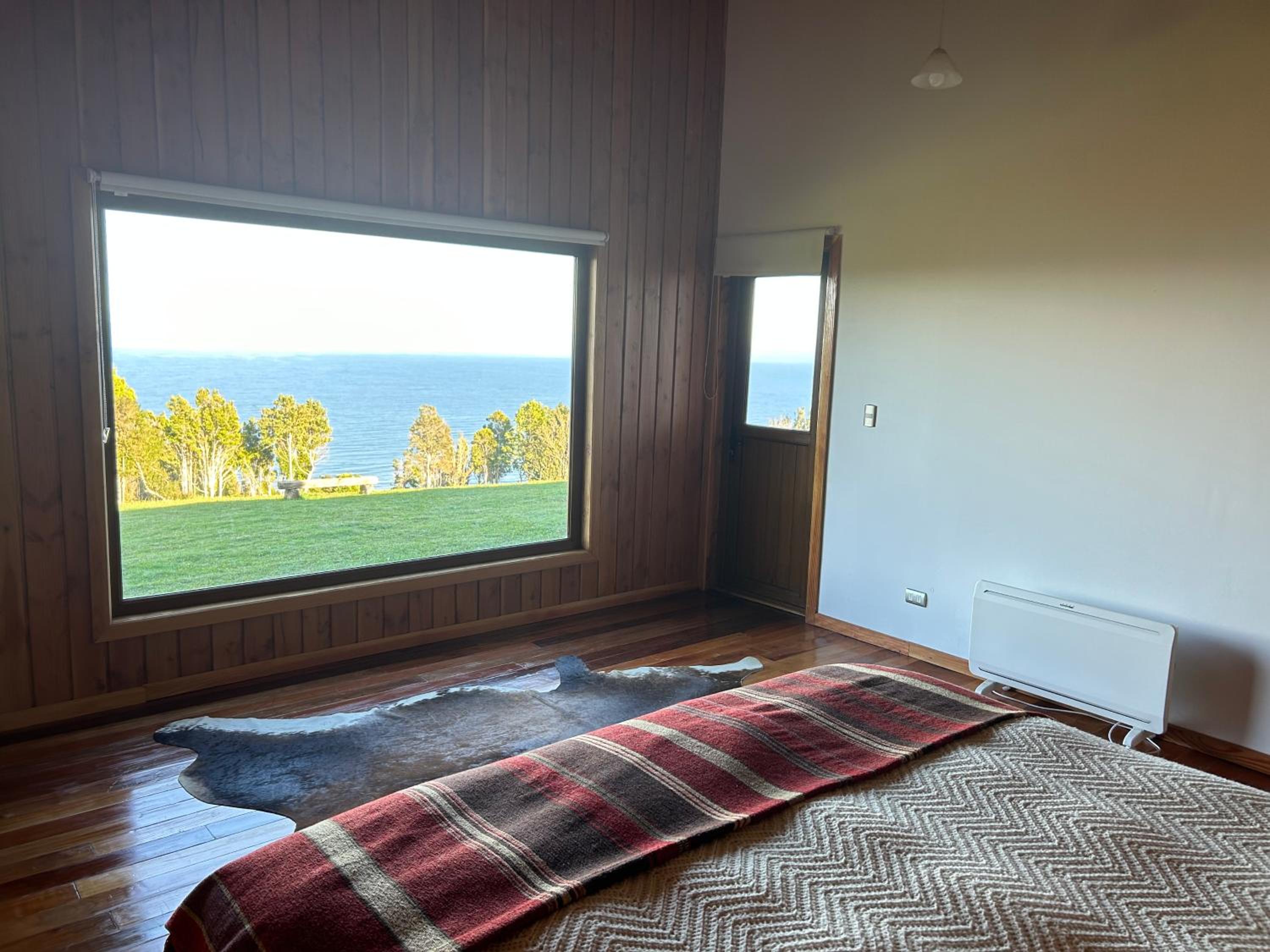 Moderna casa de campo con vista al mar a 20 minutos de Valdivia , Los Pellines