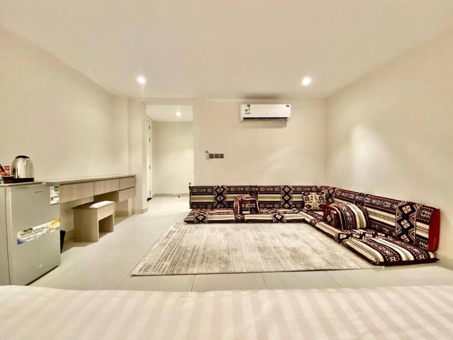 Madinah Valley Residence Room 23 view 5