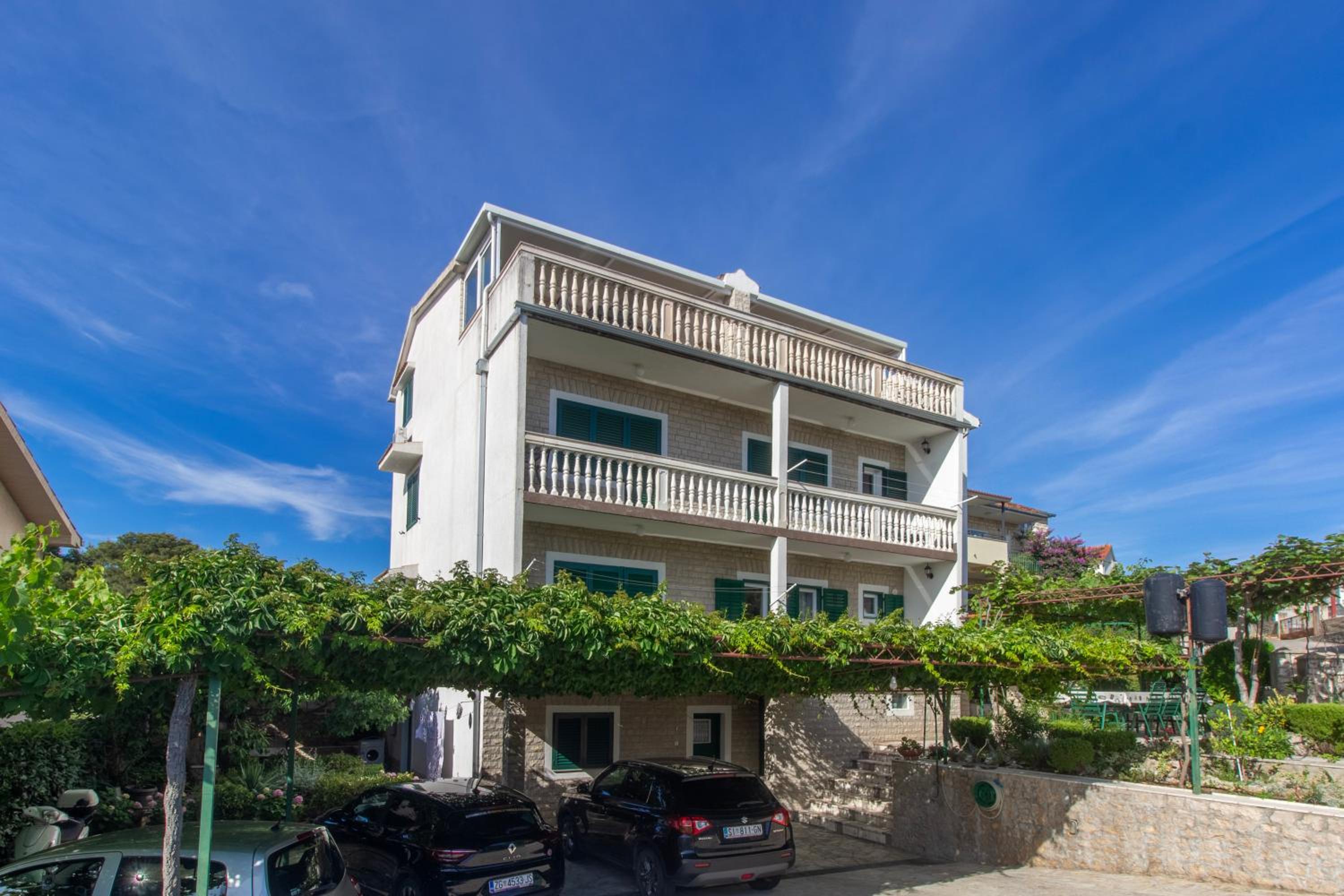 Apartment Damir