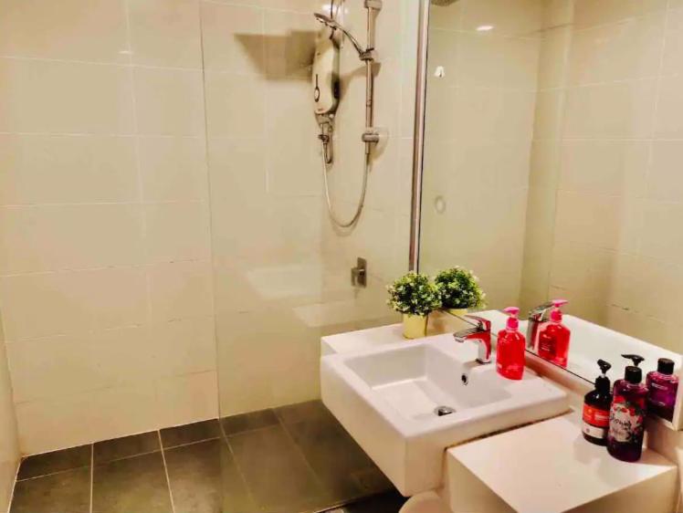 Mosaic Residence Mid Valley South Key BY R9 Homestay