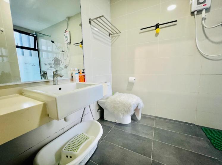 Mosaic Residence Mid Valley South Key BY R9 Homestay