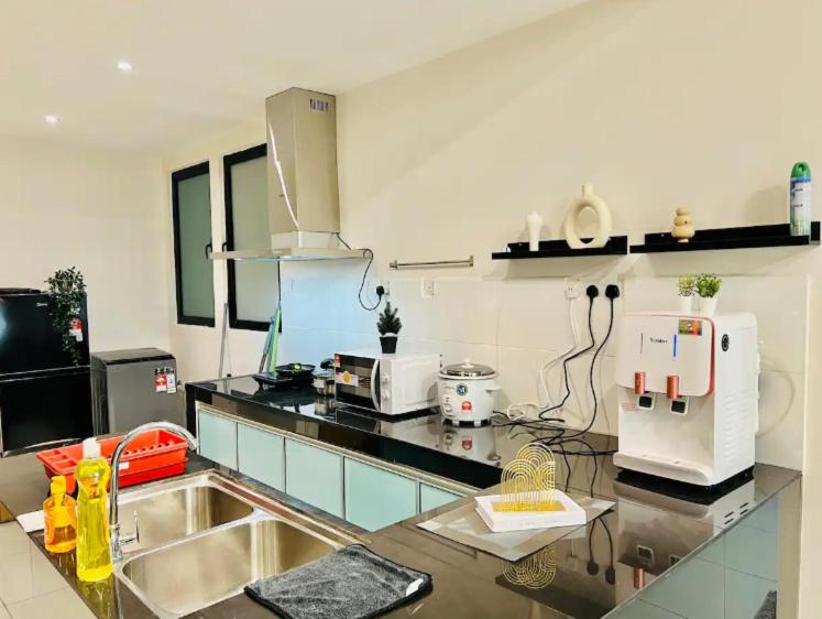 Mosaic Residence Mid Valley South Key BY R9 Homestay