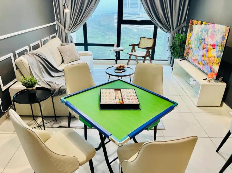 Mosaic Residence Mid Valley South Key BY R9 Homestay