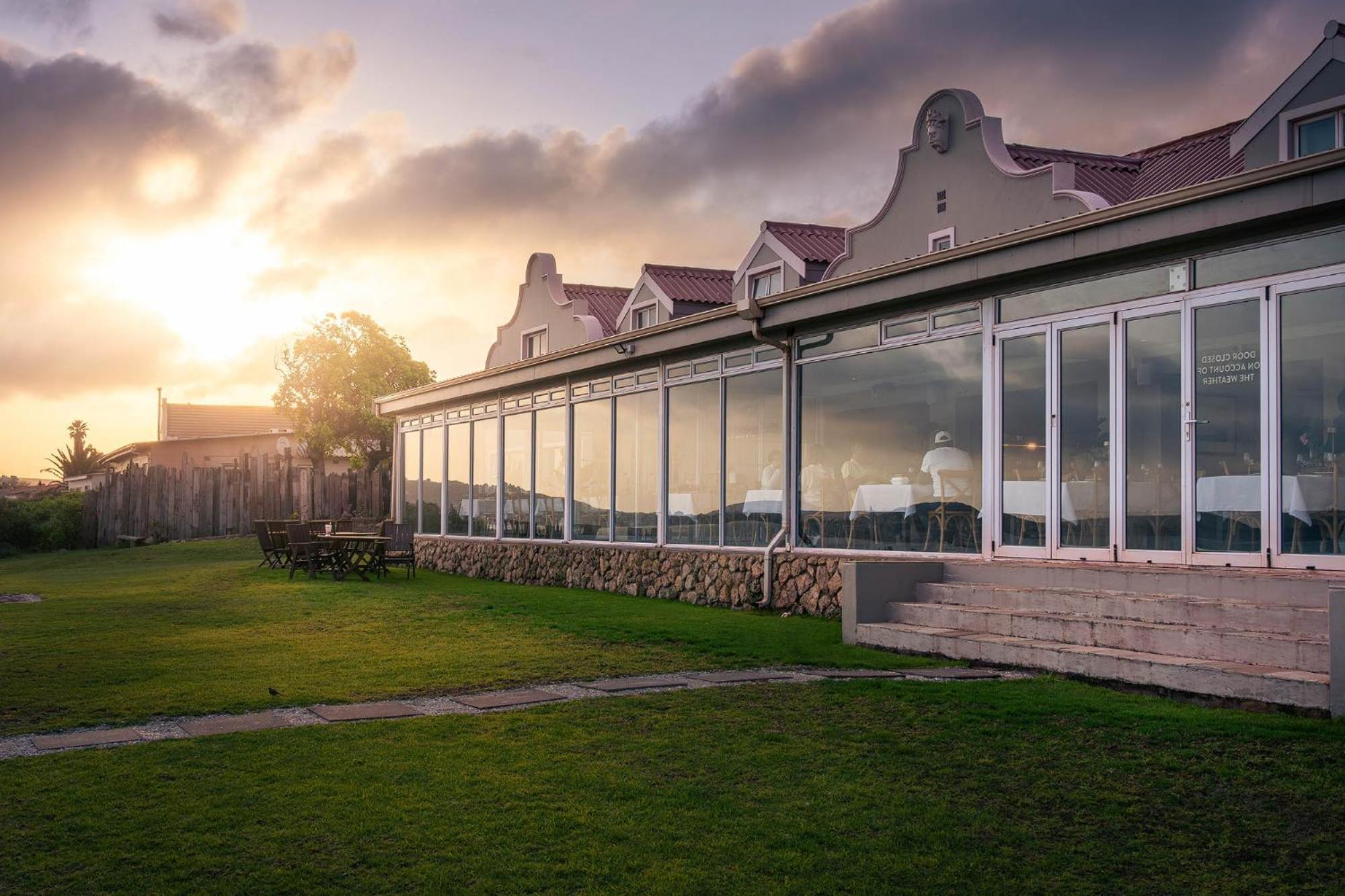 Blue Bay Lodge