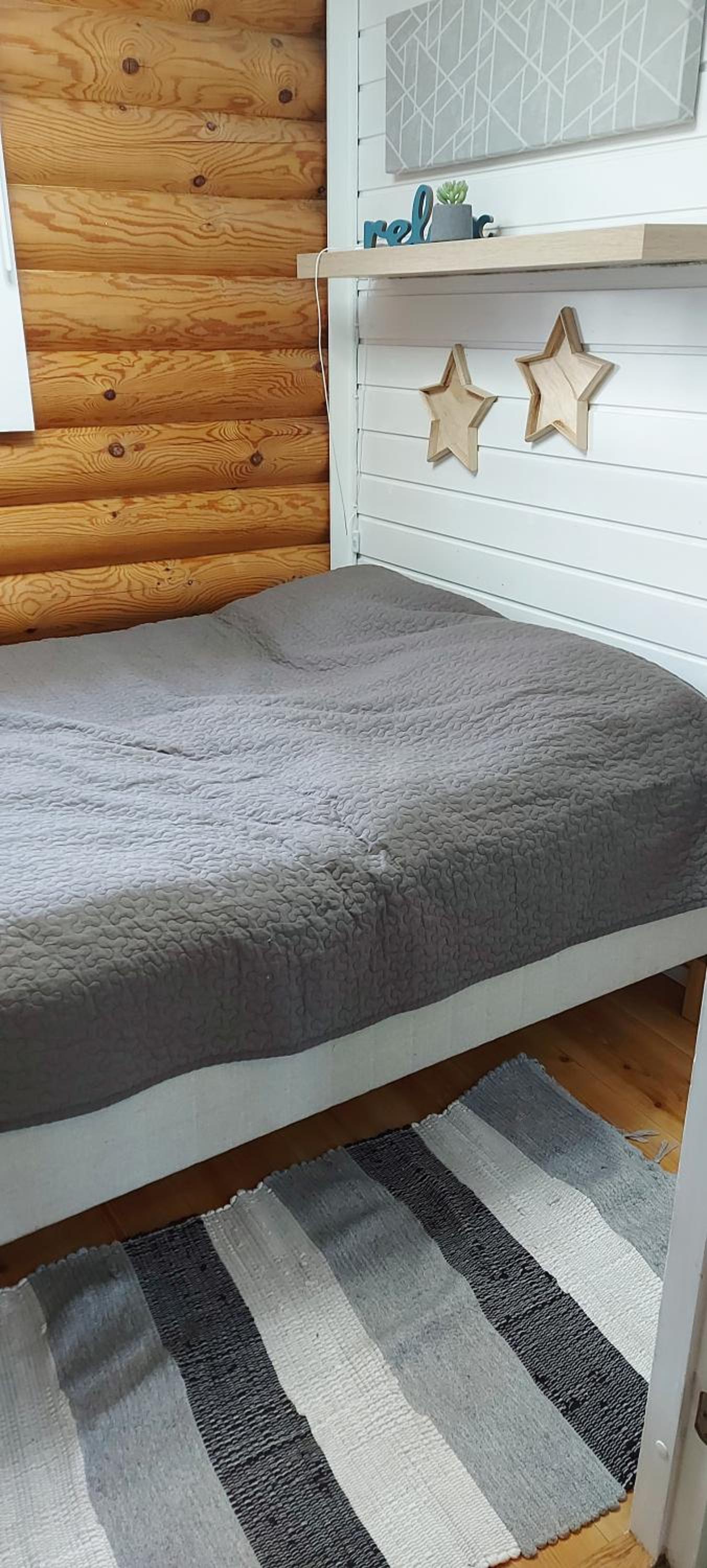 Söpö mökki Himoksella palveluiden vieressä