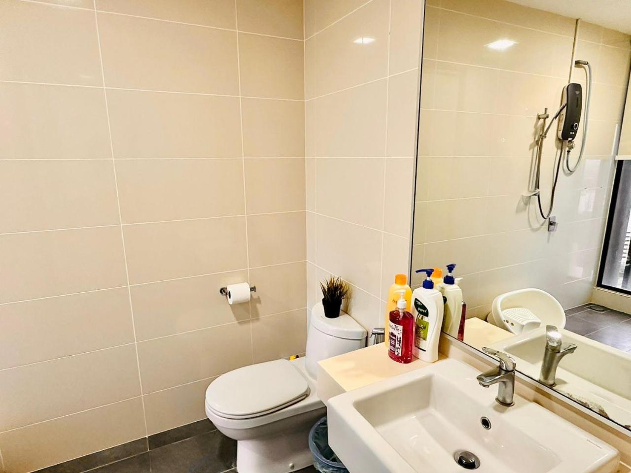 Mosaic Residence Mid Valley South Key BY R9 Homestay