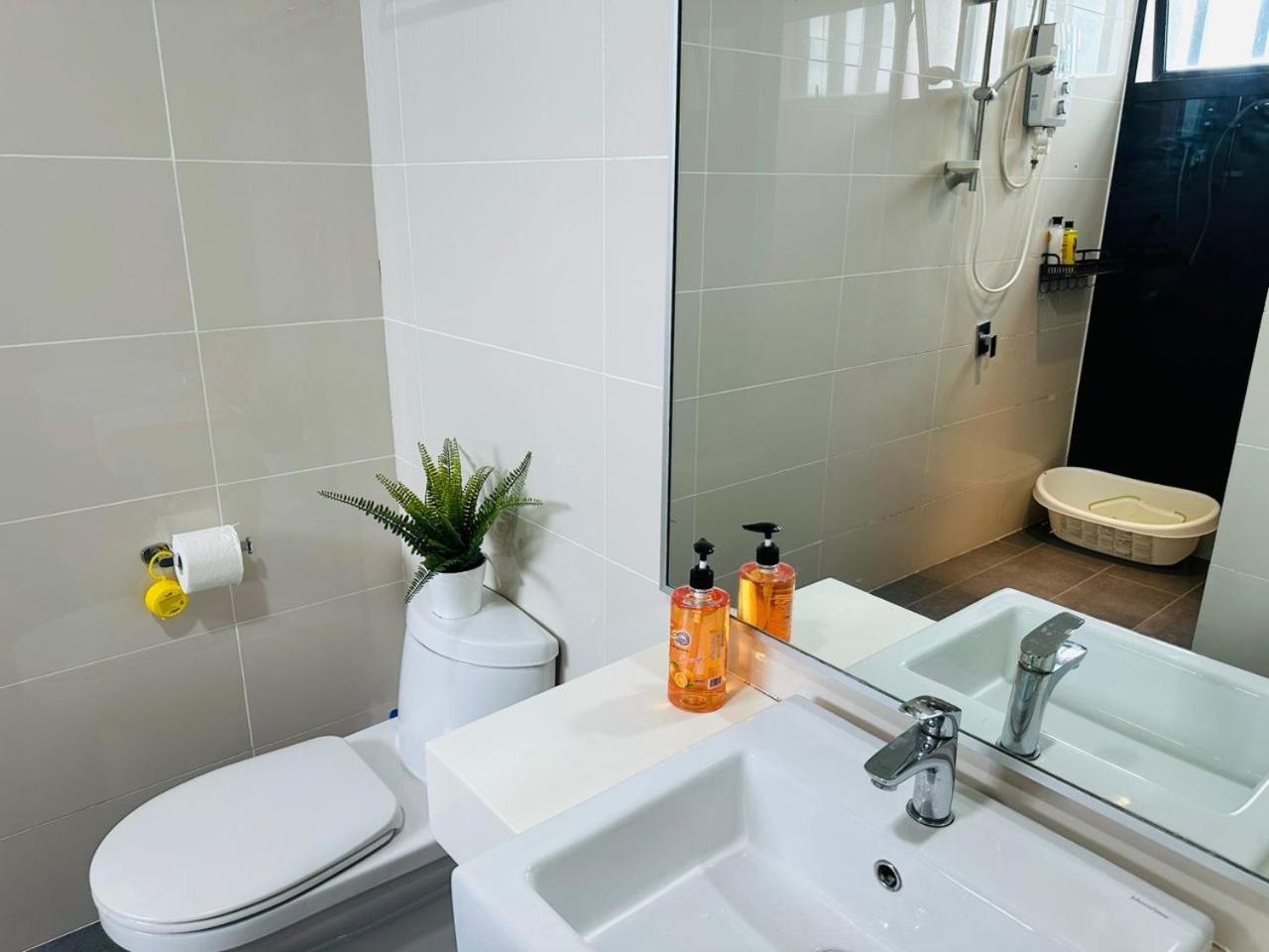 Mosaic Residence Mid Valley South Key BY R9 Homestay