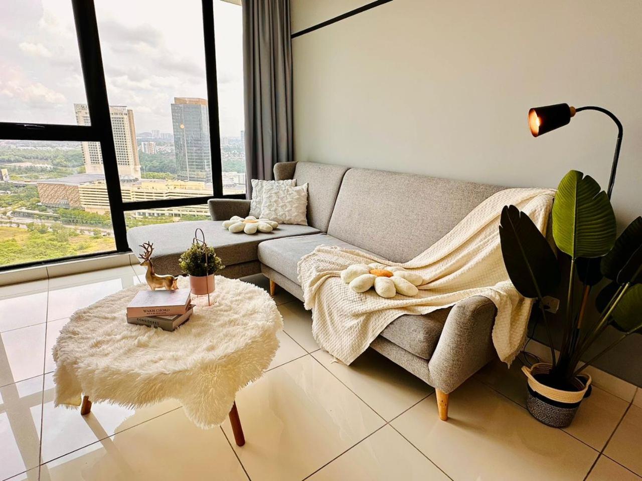 Mosaic Residence Mid Valley South Key BY R9 Homestay