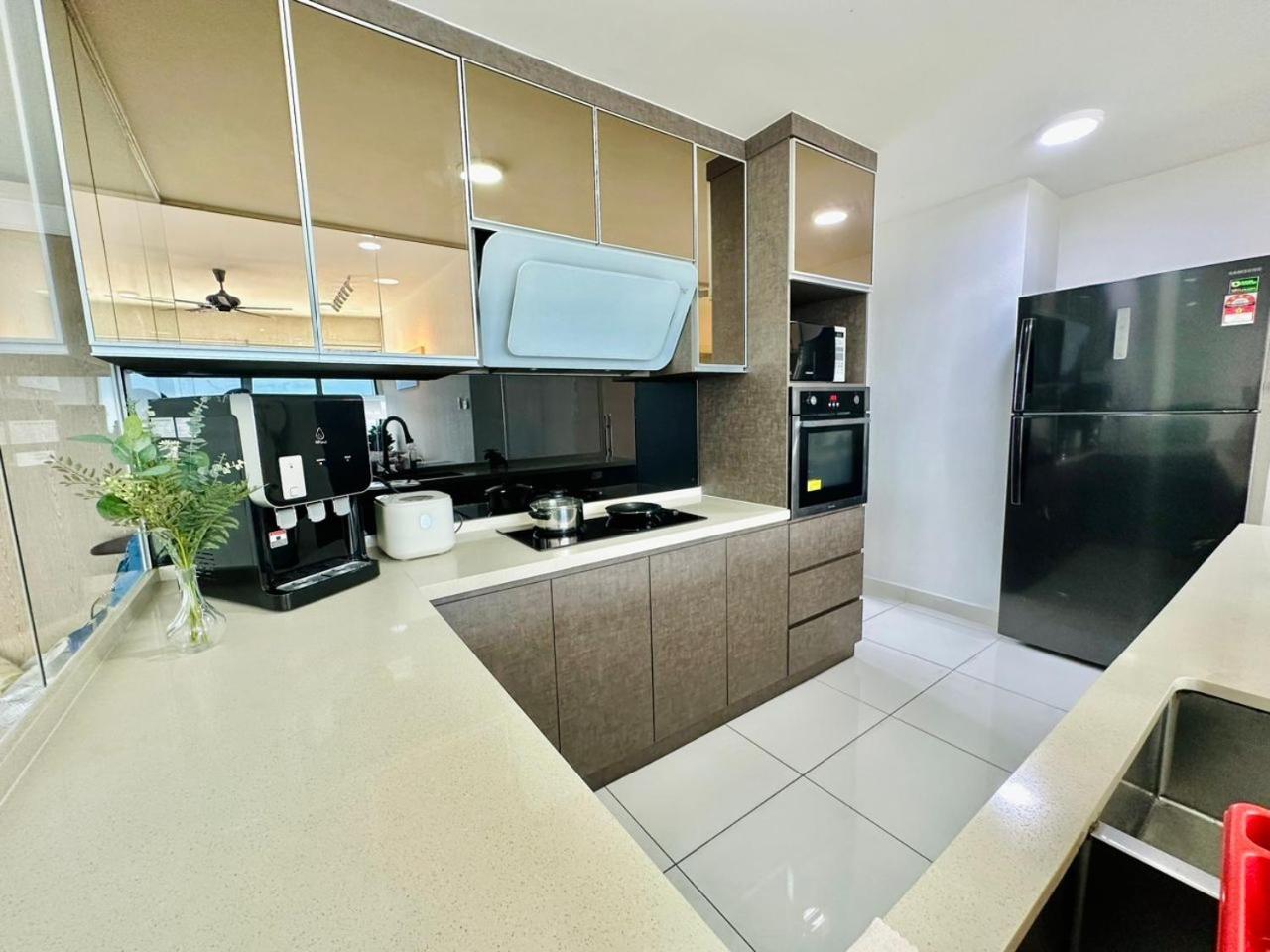 Mosaic Residence Mid Valley South Key BY R9 Homestay
