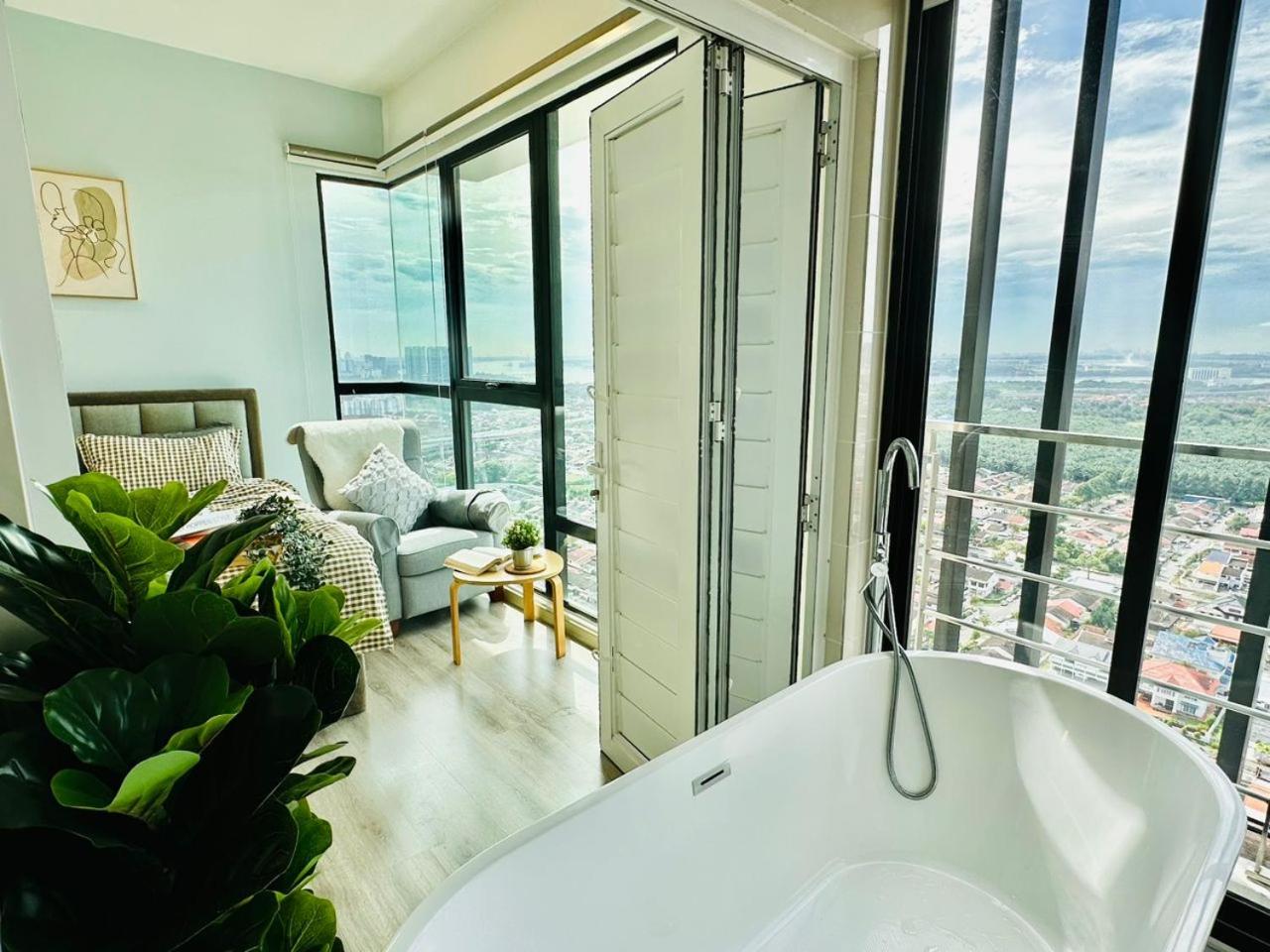 Mosaic Residence Mid Valley South Key BY R9 Homestay