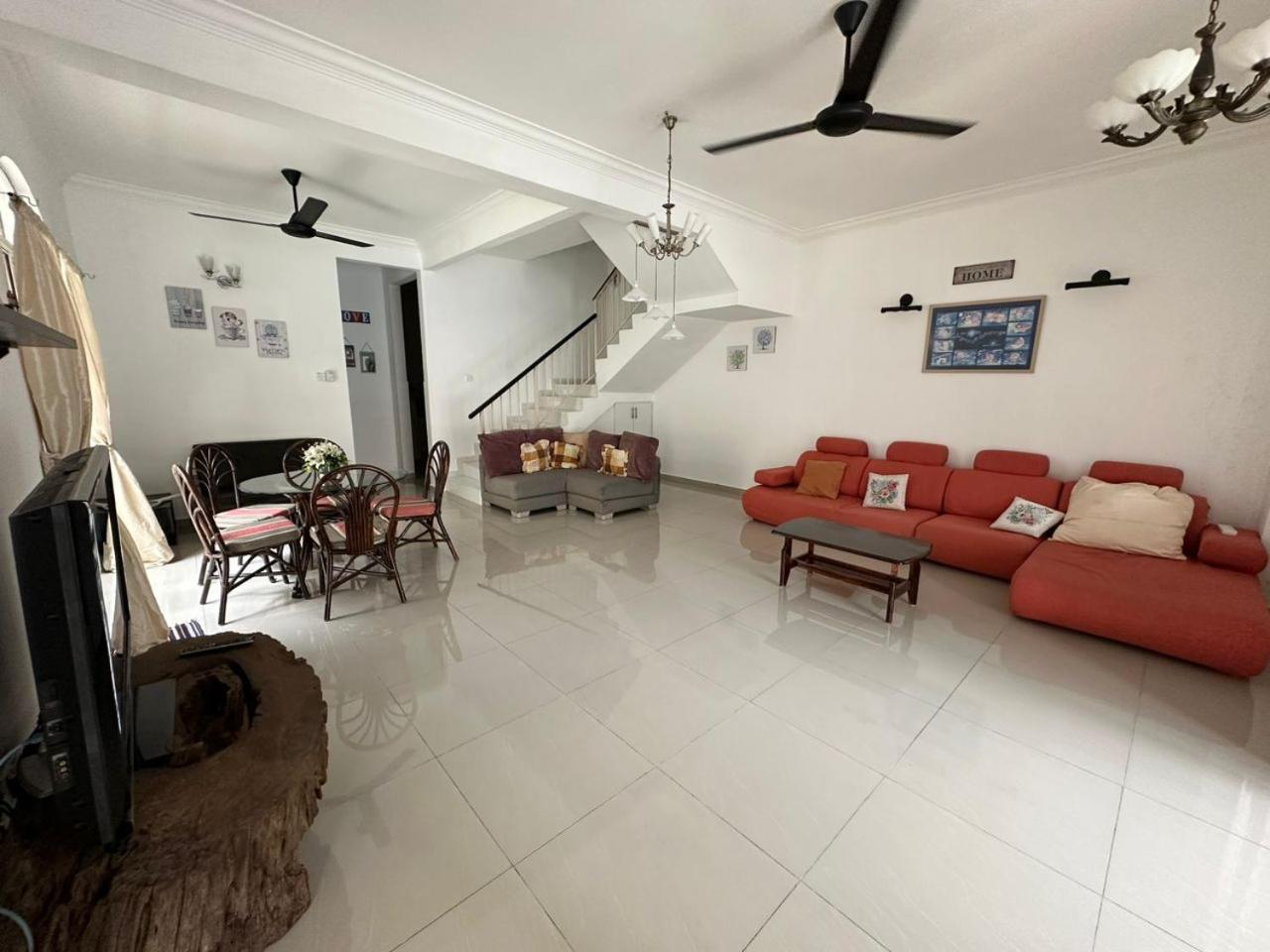 Semi-D House With Pool Seremban 2 by Maison photo 5