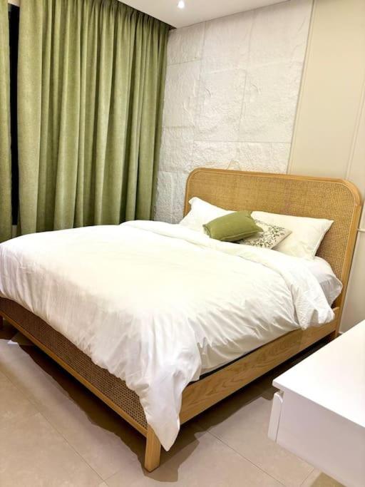 Brand New Al-Malqa Apartment La Gloria 05