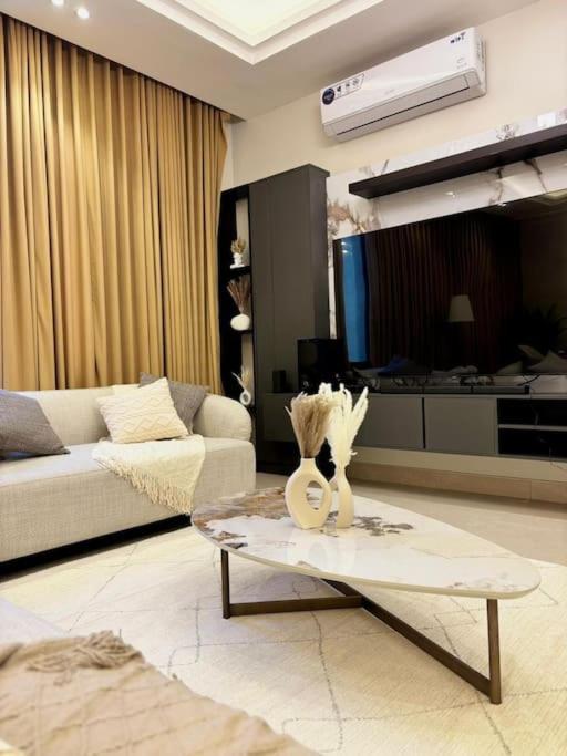 Brand New Al-Malqa Apartment La Gloria 05