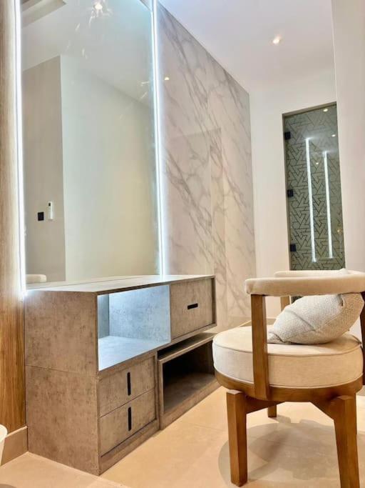 Brand New Al-Malqa Apartment La Gloria 05