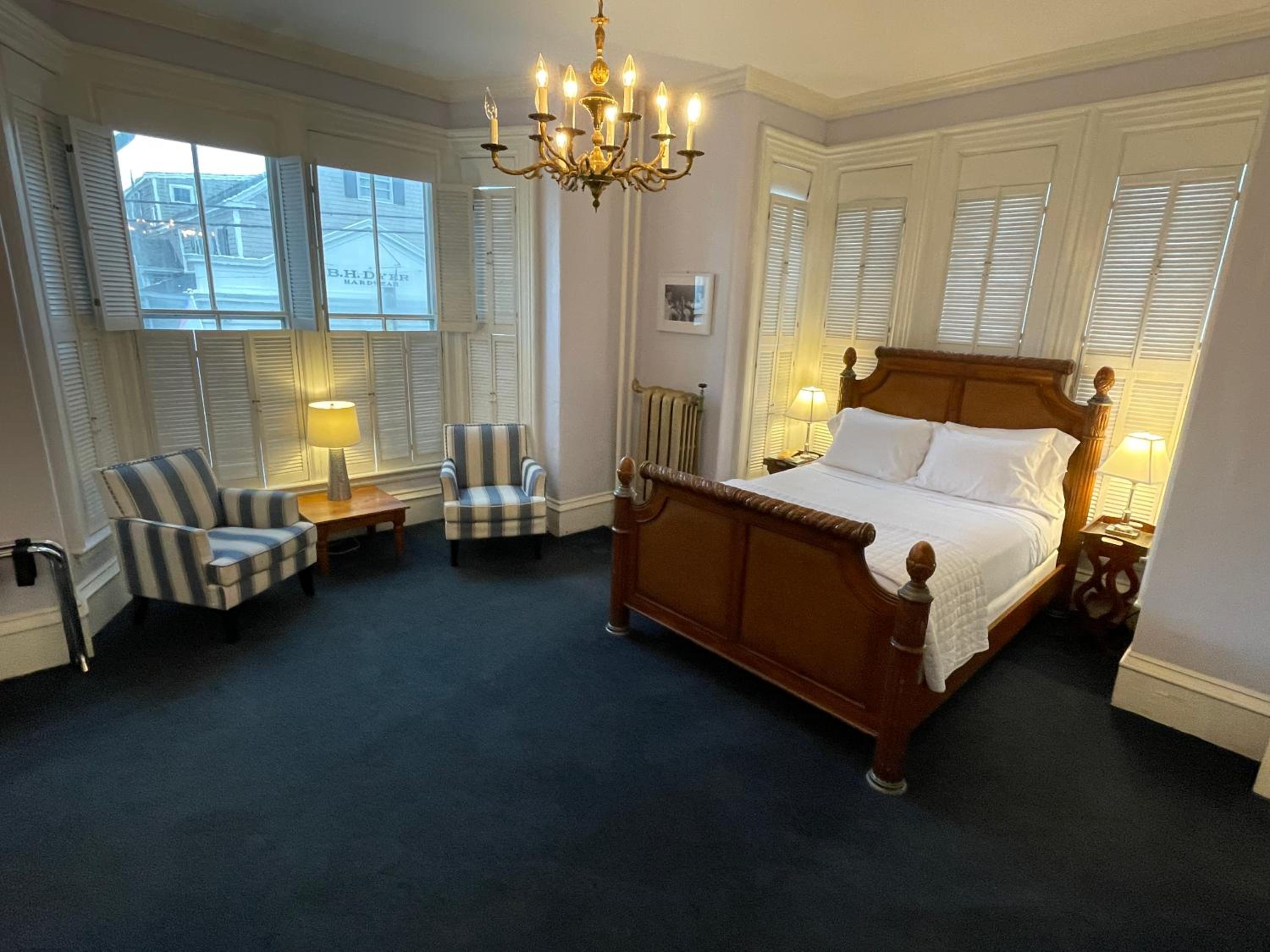 Brasswood Inn