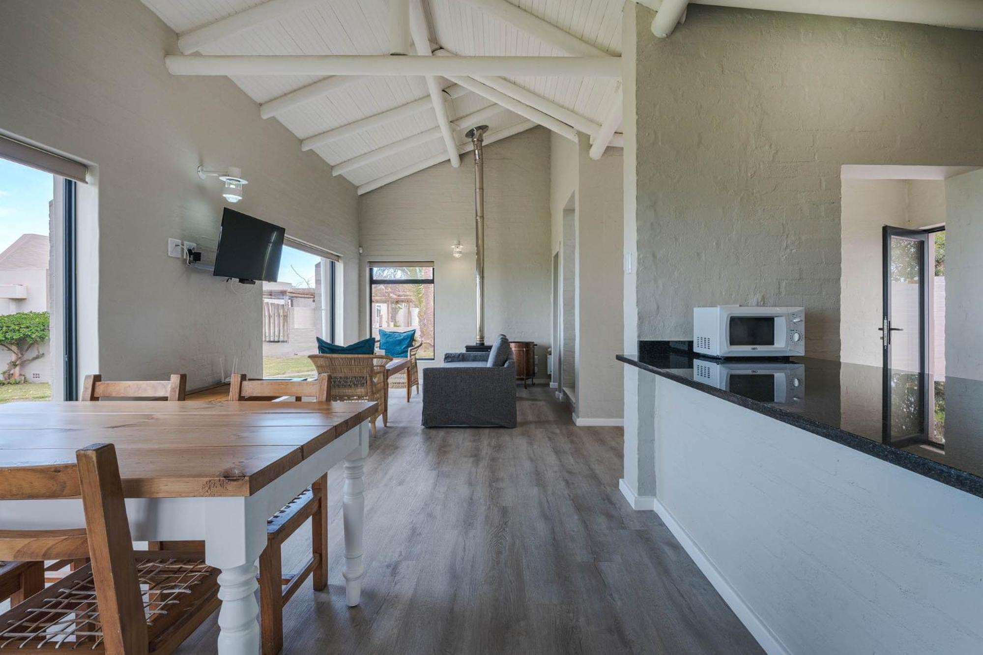 Blue Bay Lodge
