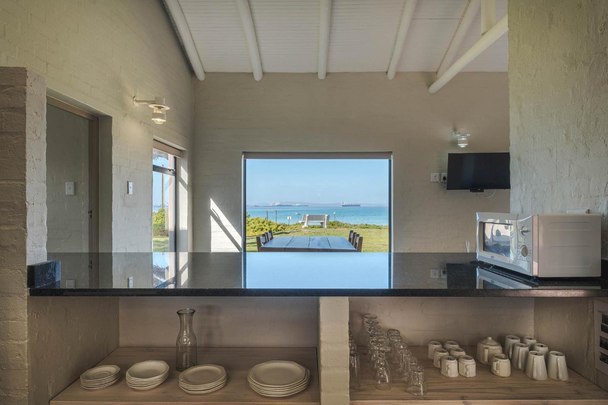 Blue Bay Lodge