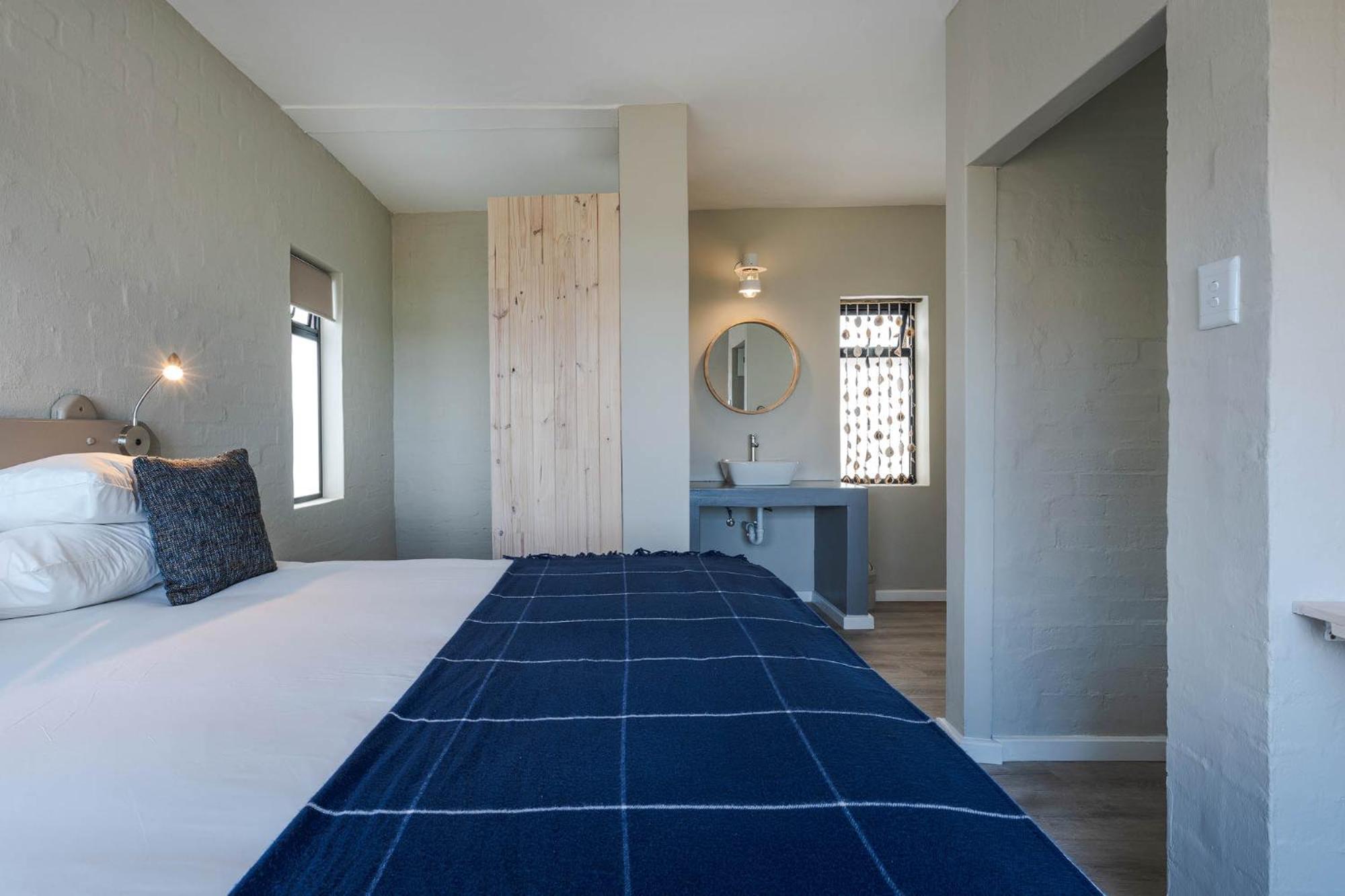 Blue Bay Lodge