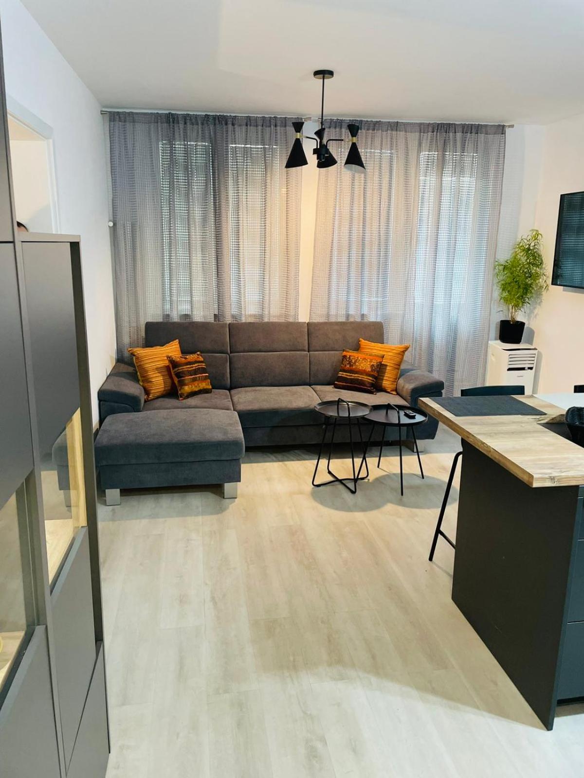 Apartament-DEMIAN