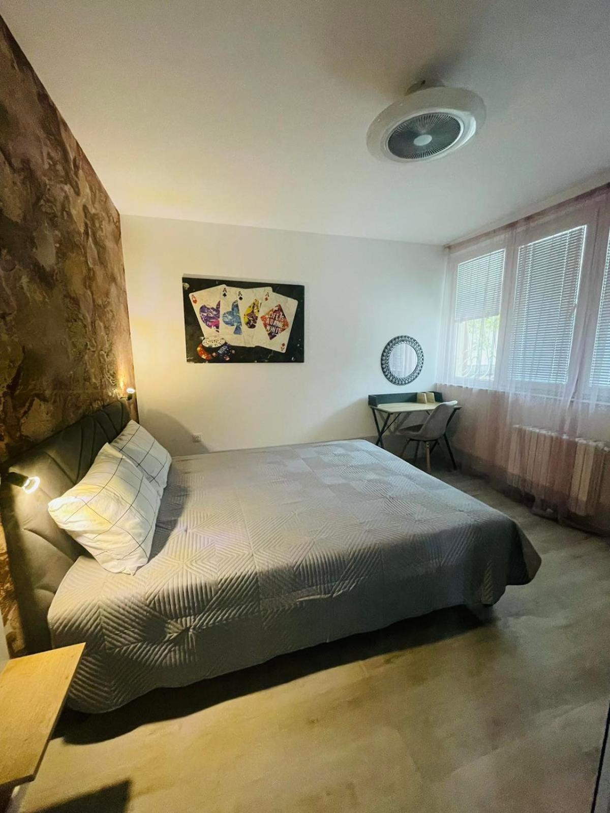 Apartament-DEMIAN