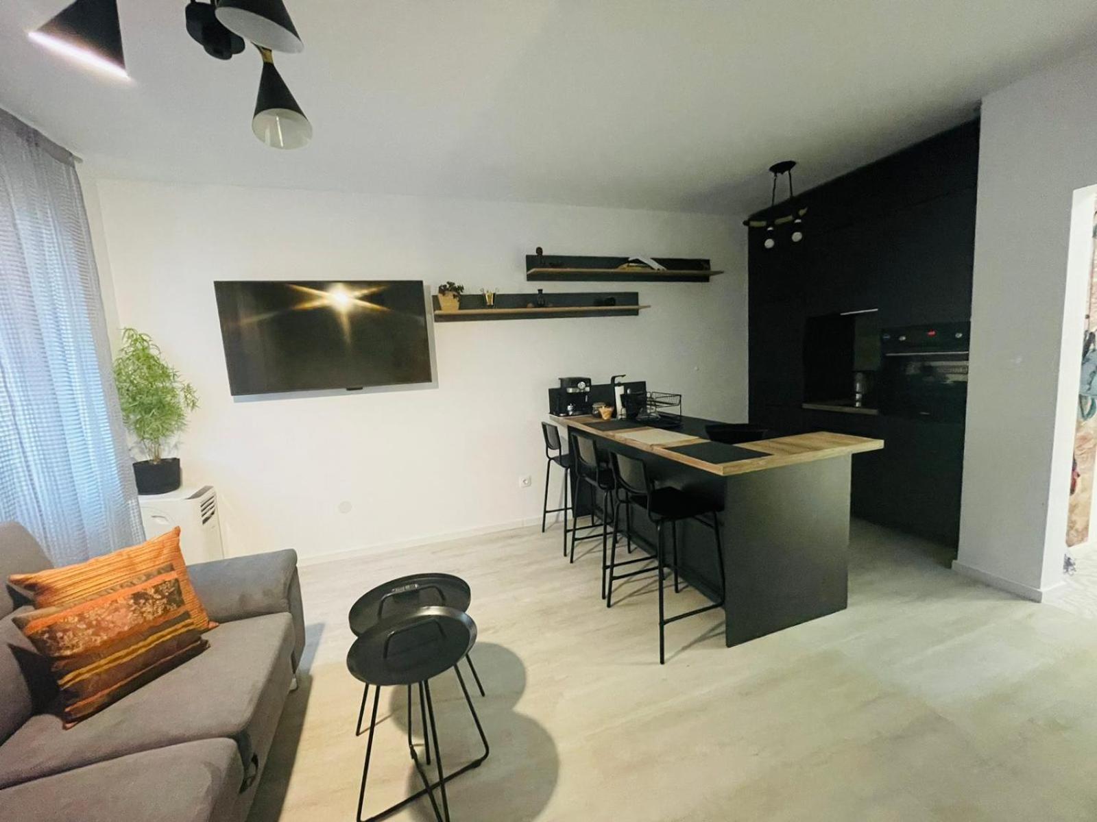 Apartament-DEMIAN