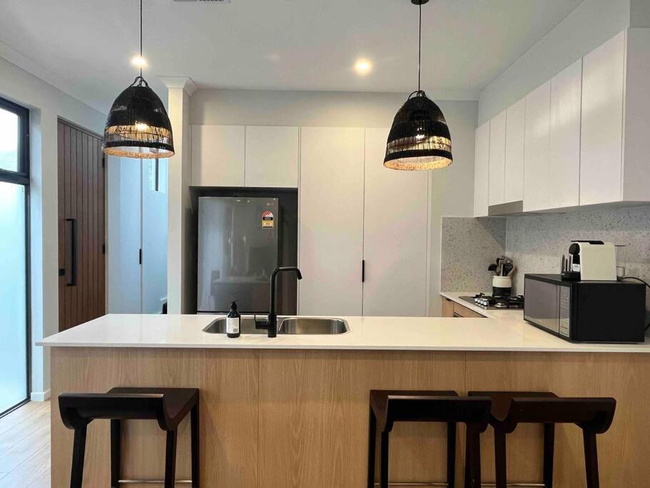 Sunny and Quiet Townhouse