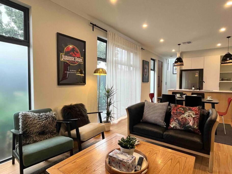 Sunny and Quiet Townhouse