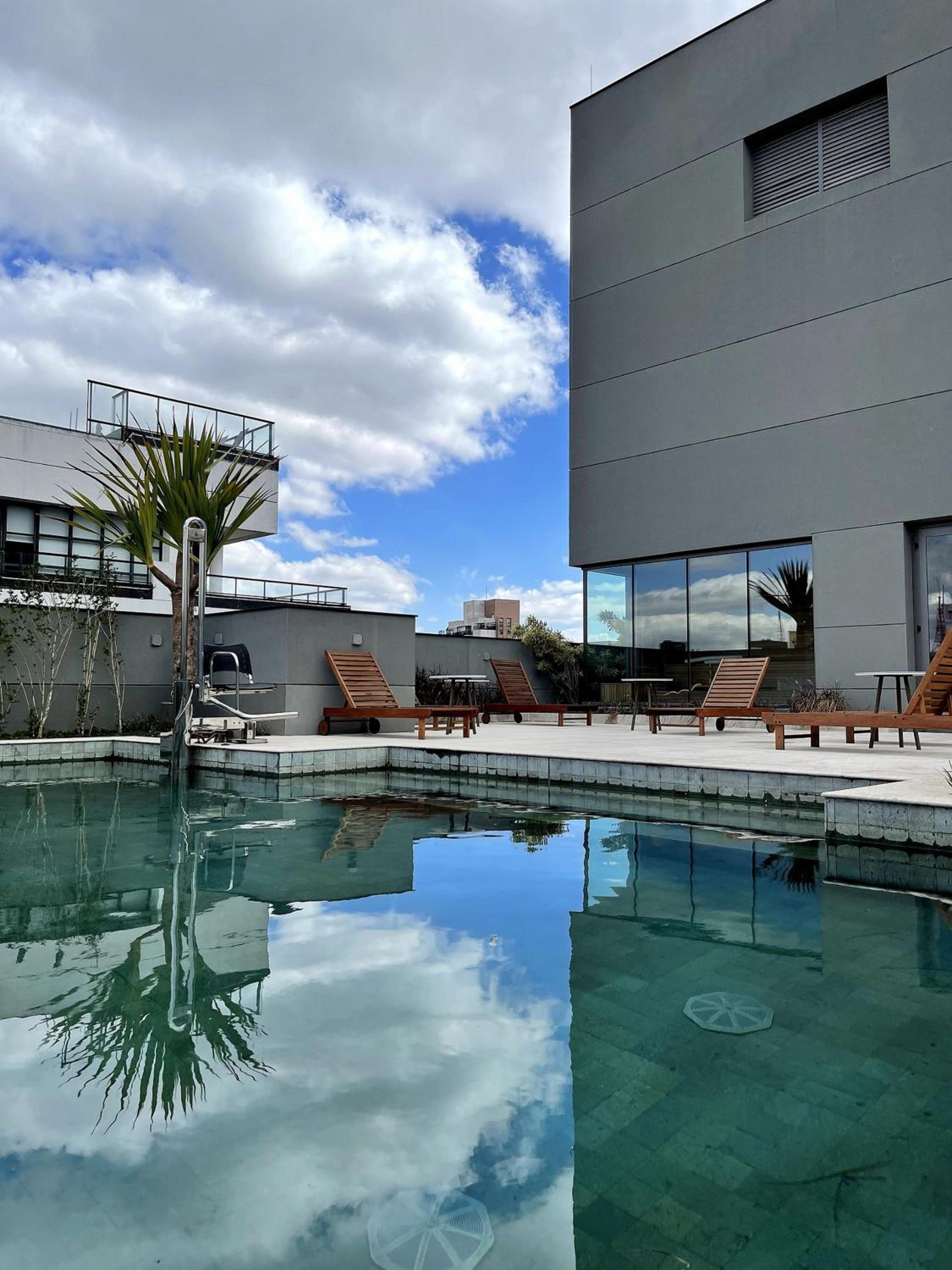 Belint Bela Cintra: 5 minutes from Paulista with rooftop pool