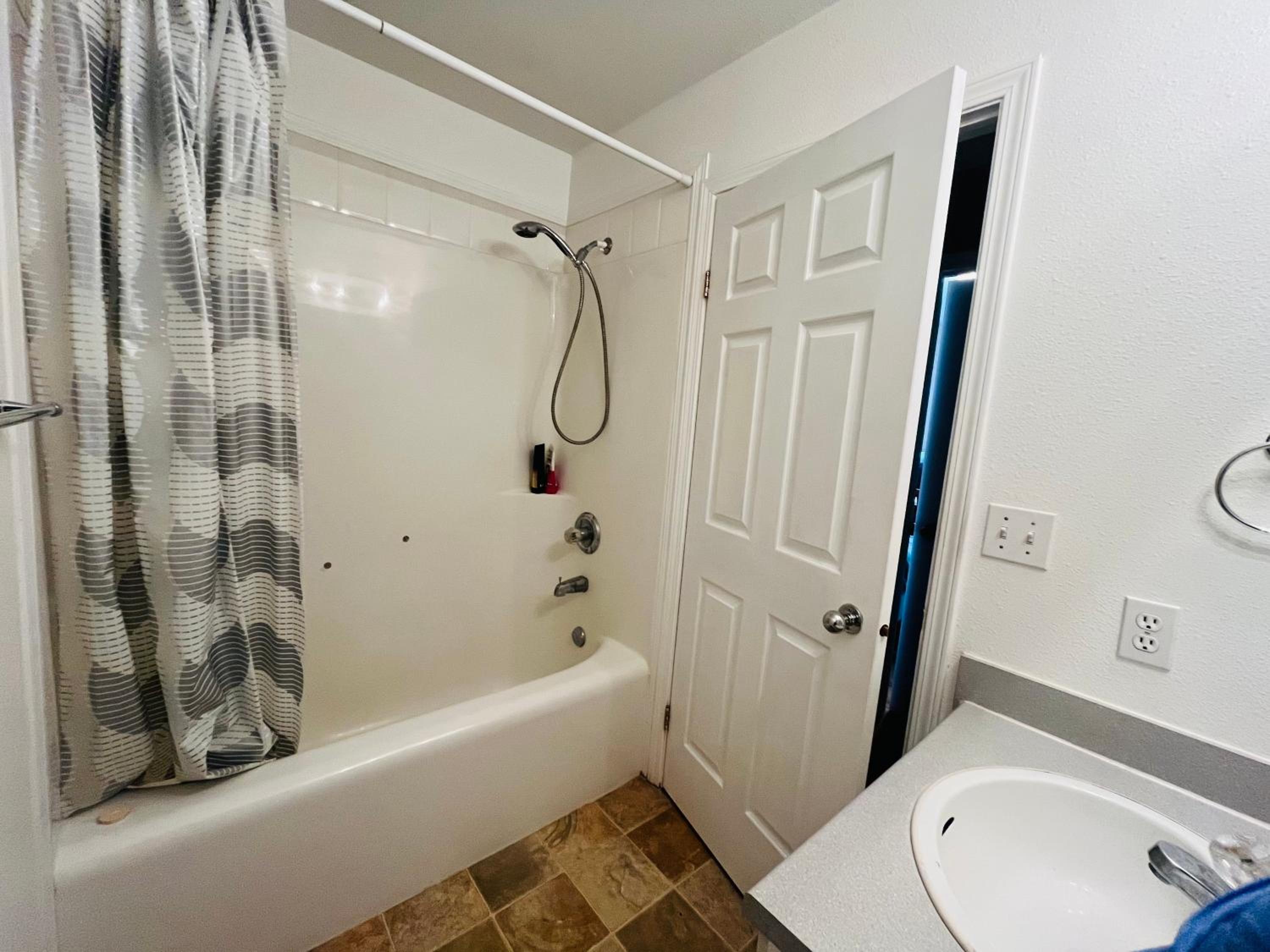 Private Room in Sundre