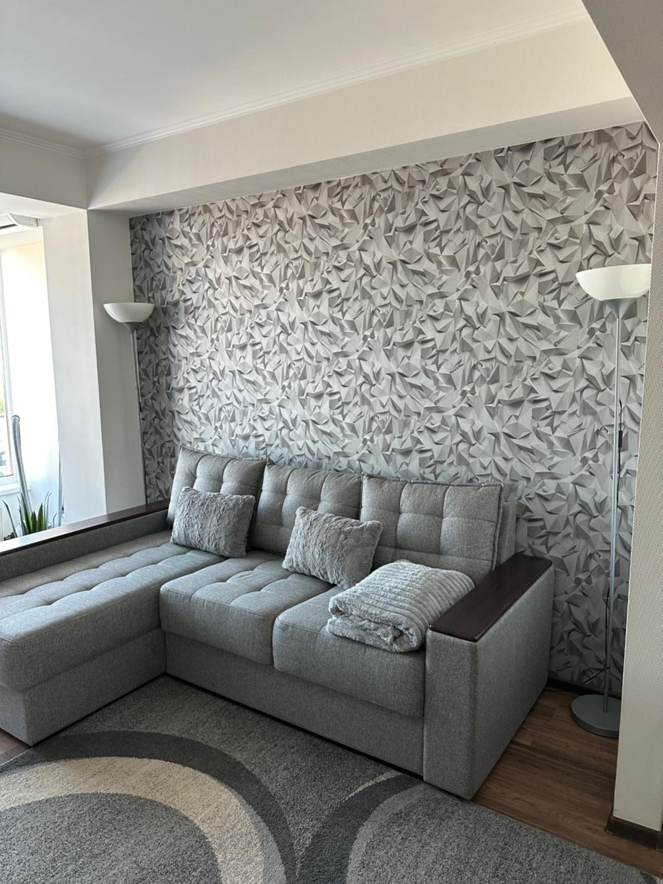 RentHouse Apartments-Ambient Light view 3