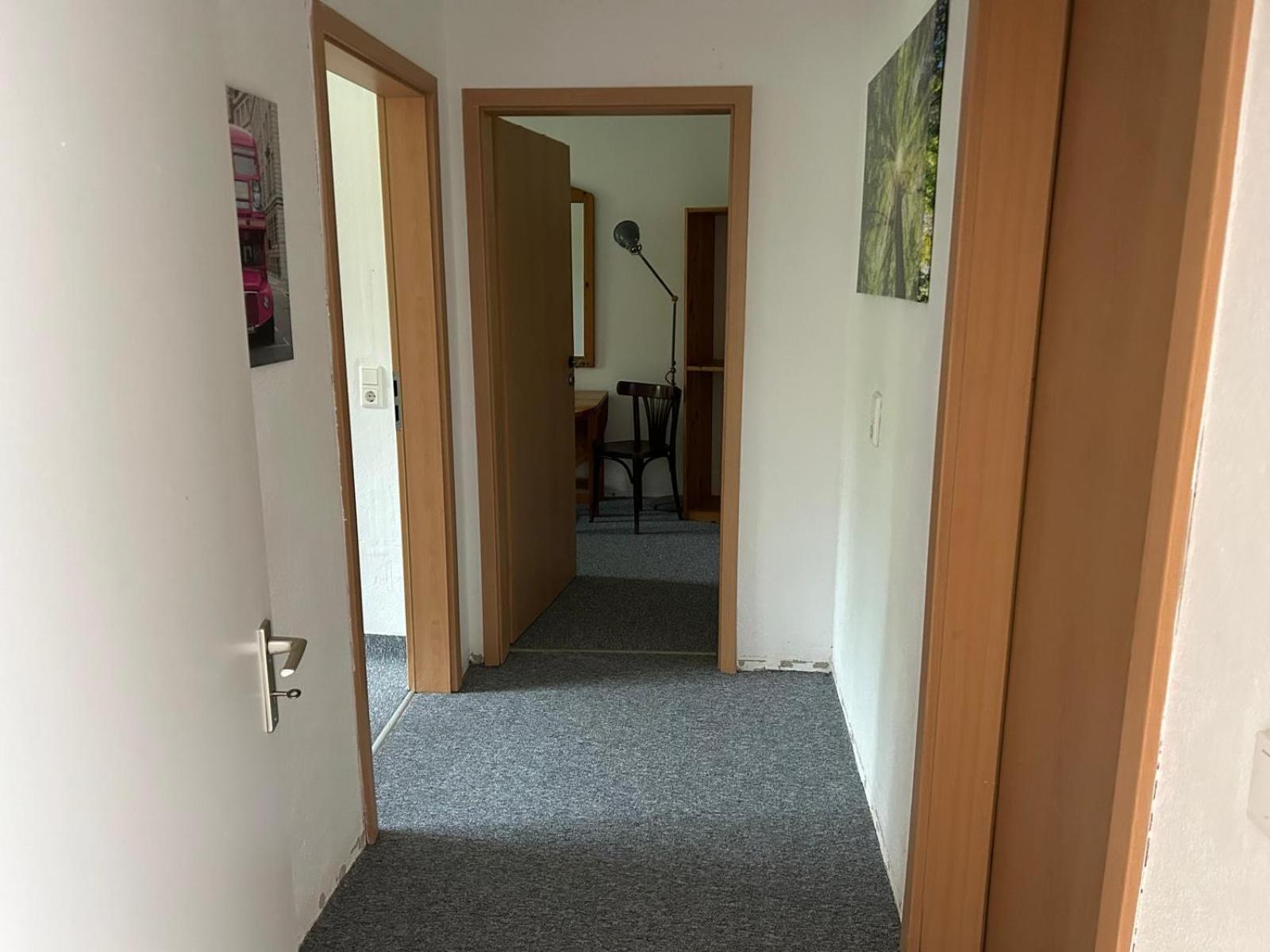 Ferienwohnung für Monteure 3 Zi, Wohnzimmer 1x, Küche, Bad, 1Gäste WC