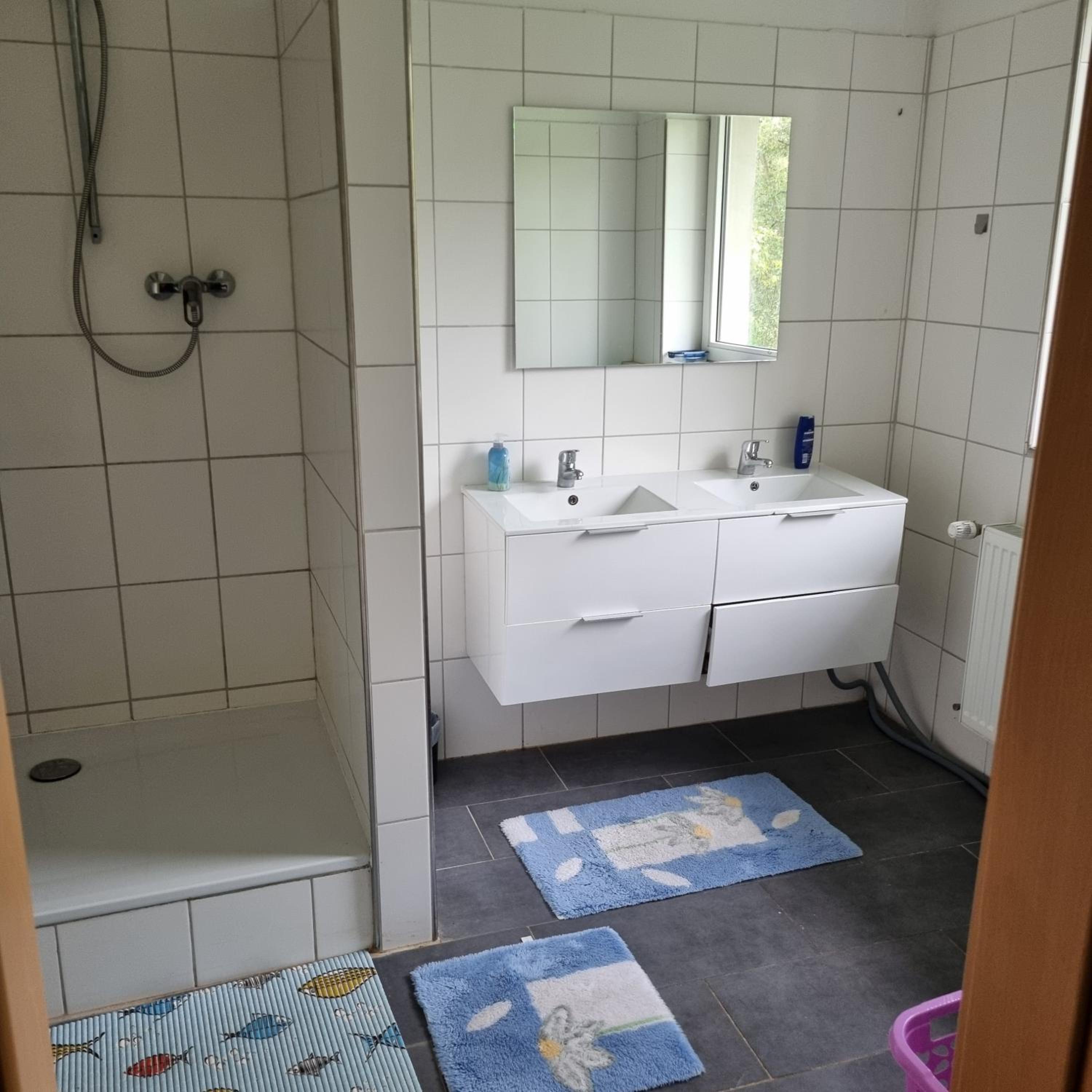 Ferienwohnung für Monteure 3 Zi, Wohnzimmer 1x, Küche, Bad, 1Gäste WC