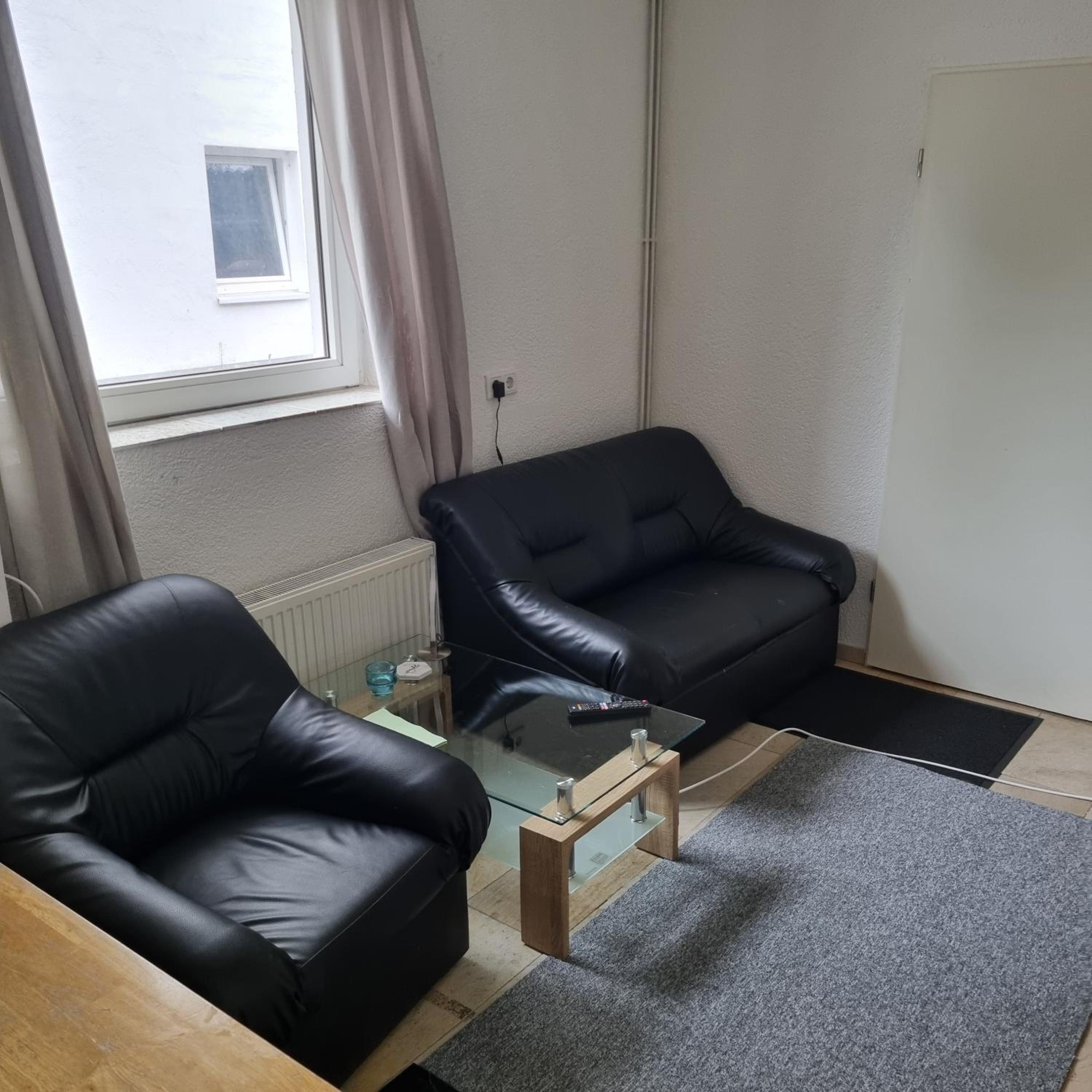 Ferienwohnung für Monteure 3 Zi, Wohnzimmer 1x, Küche, Bad, 1Gäste WC