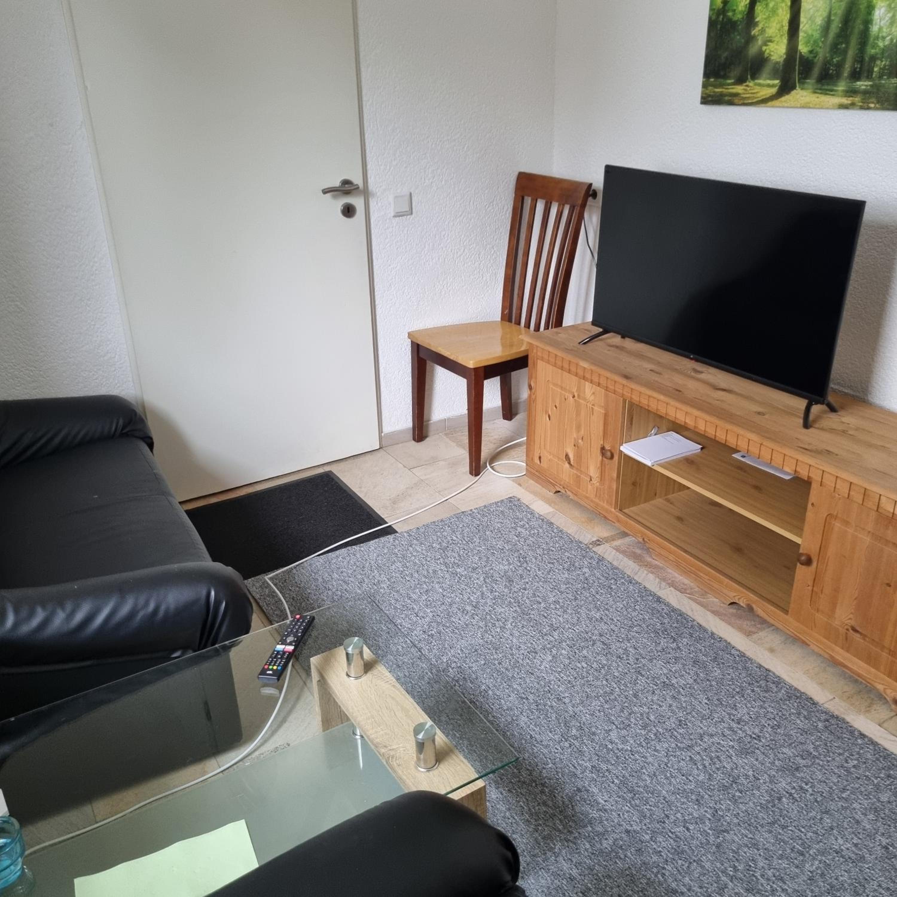 Ferienwohnung für Monteure 3 Zi, Wohnzimmer 1x, Küche, Bad, 1Gäste WC