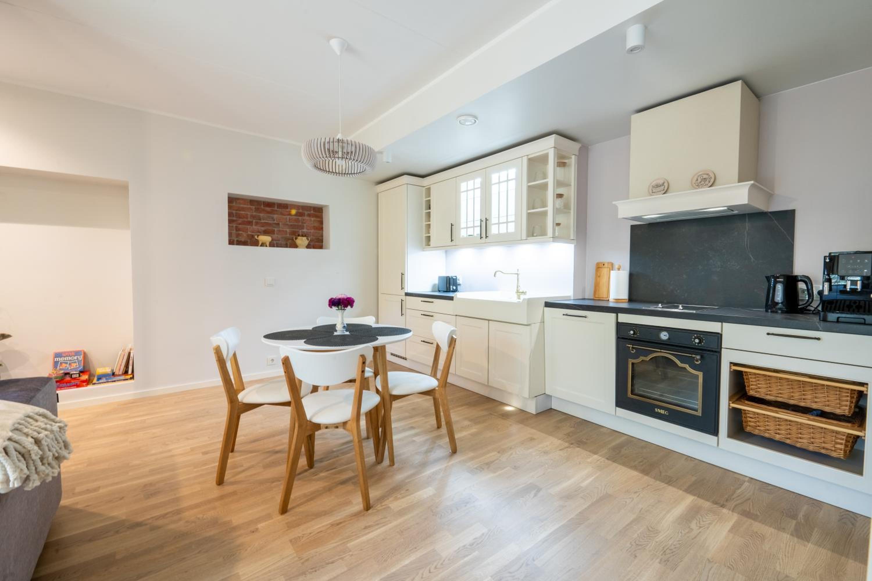 A&A Luxury Apartment with garden