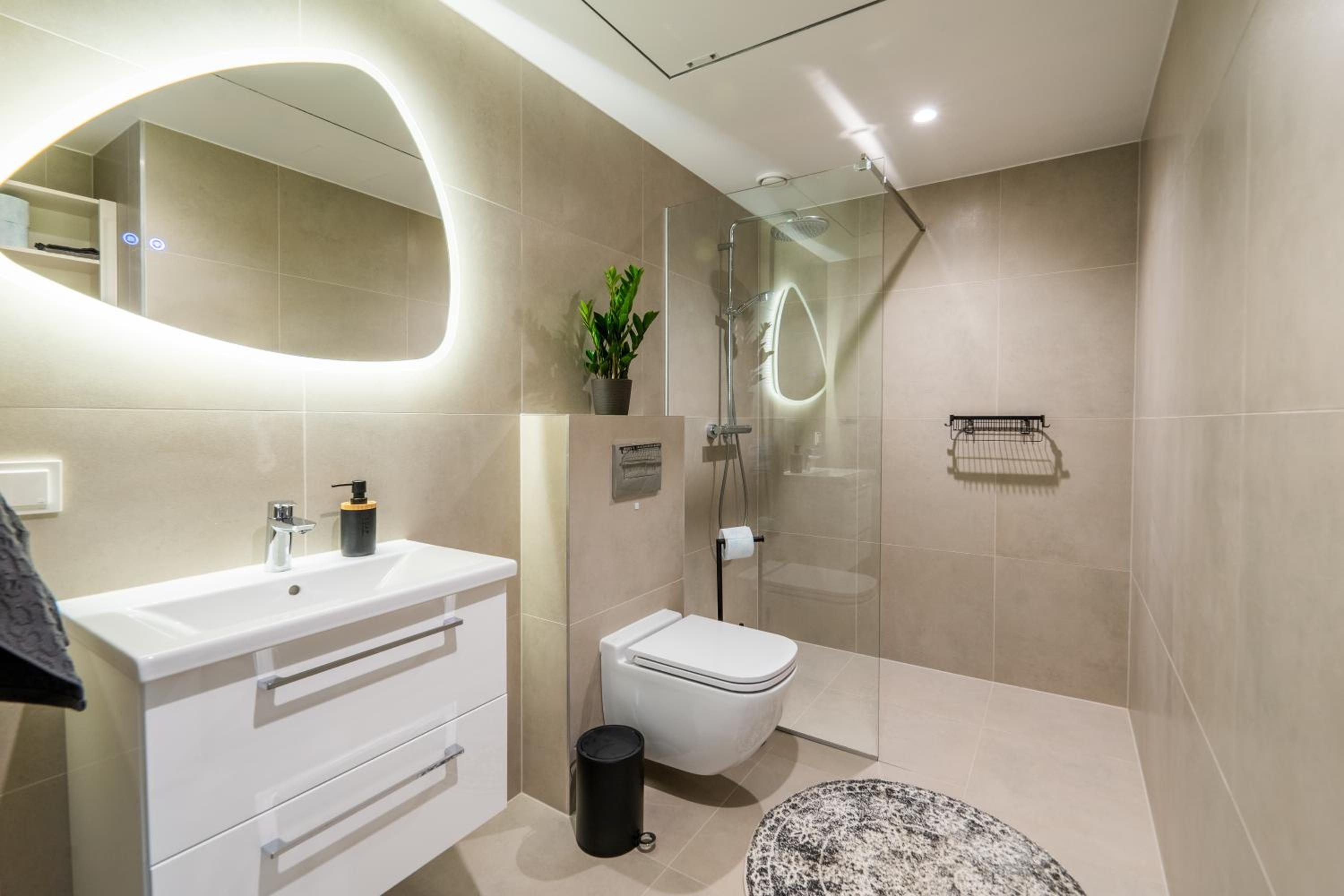 A&A Luxury Apartment with garden