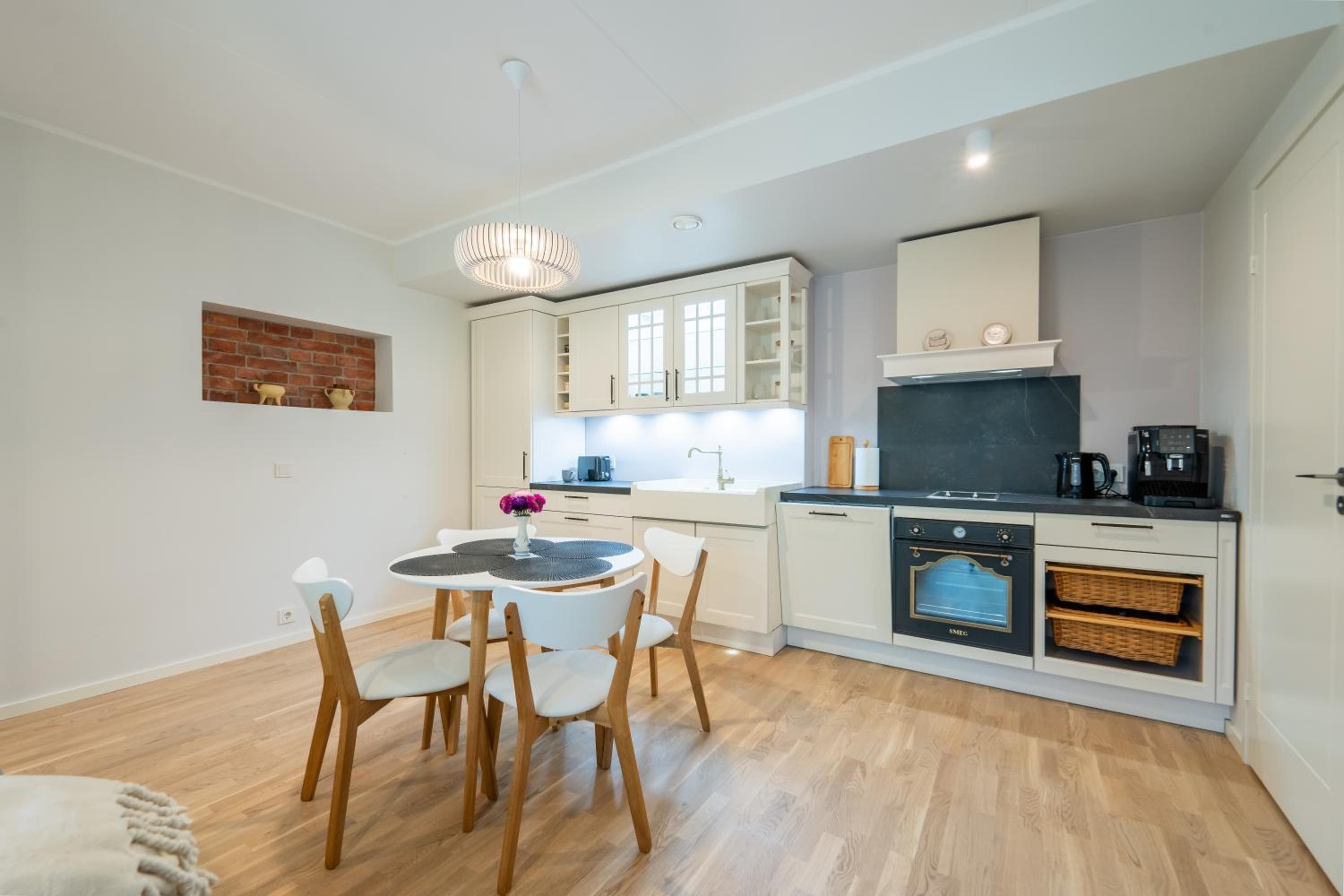 Hotel A&A Luxury Apartment with garden - Image 1