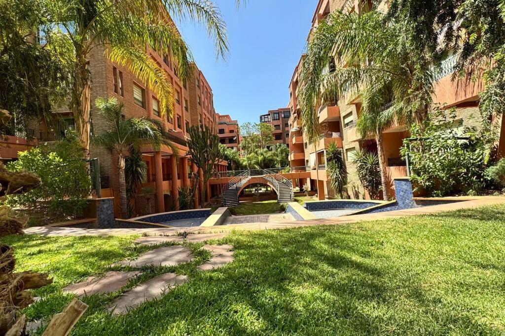 Cozy apartment in city center view 4