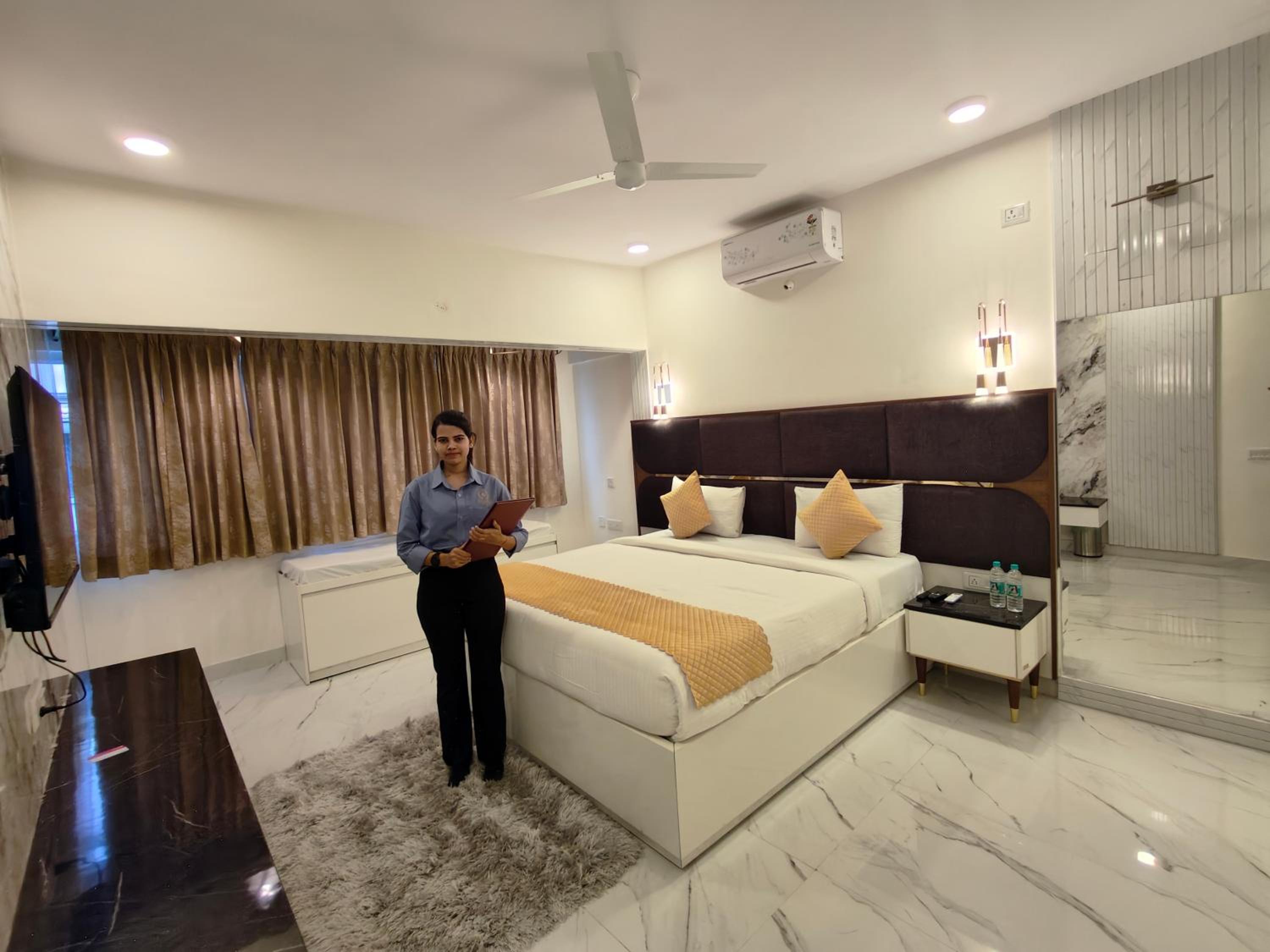 SS LUMINA GUEST HOUSE view 2