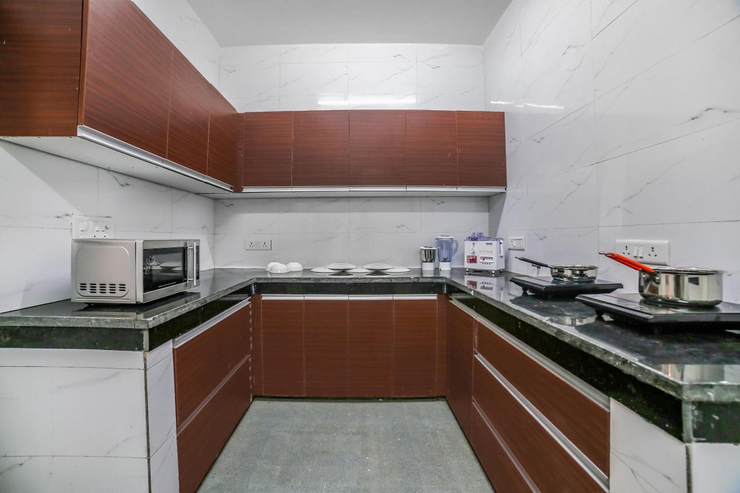 Collection O Shejal Residency