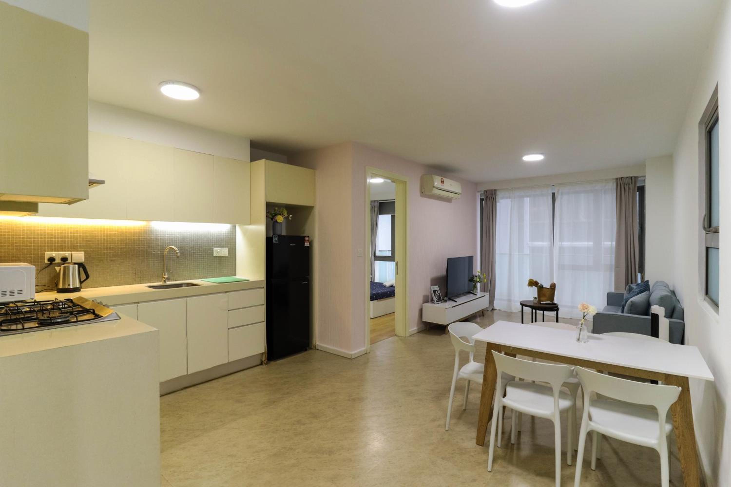 Heart of KL Near Bukit Bintang MRT& Pavillion KL 1 to 6pax