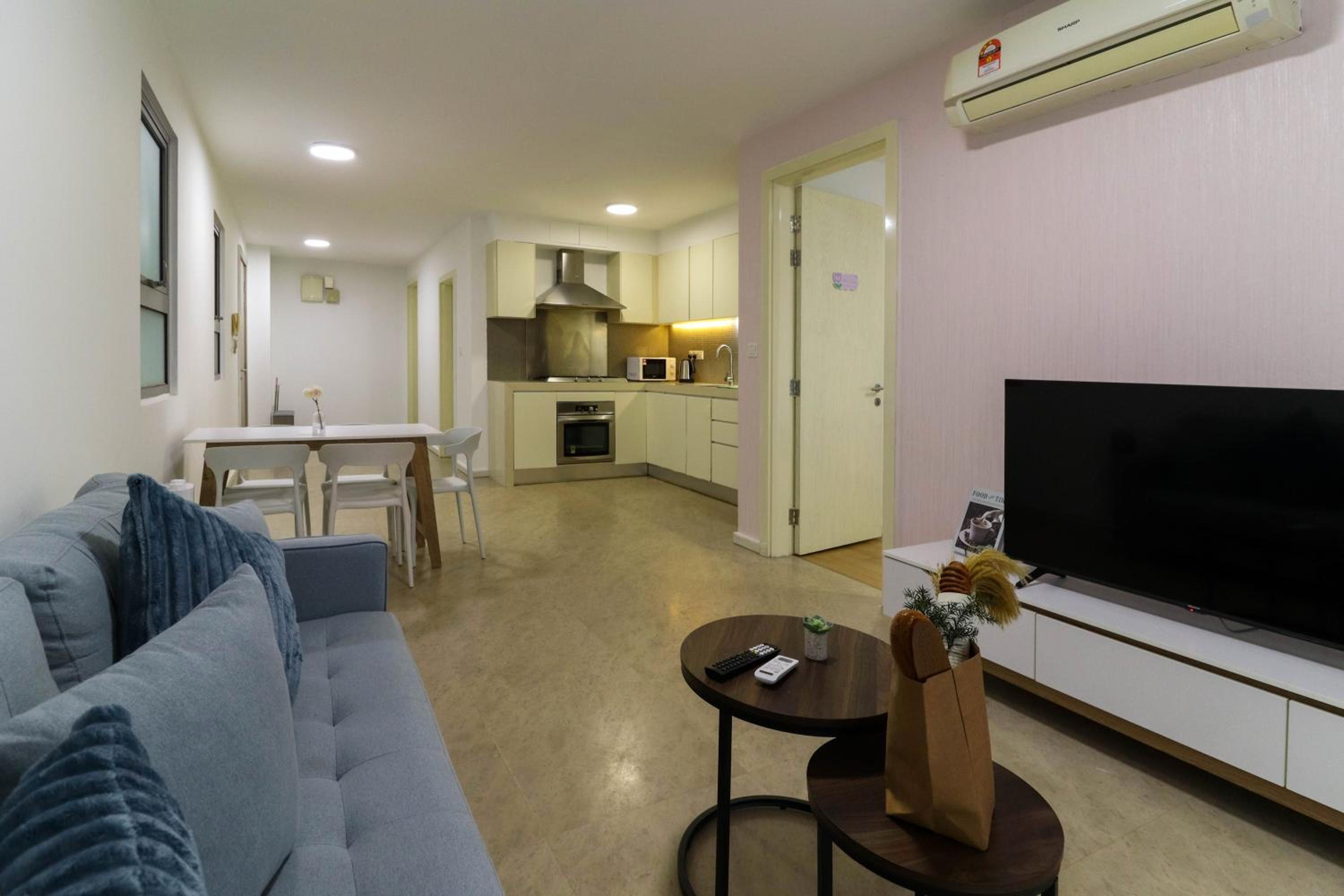 Heart of KL Near Bukit Bintang MRT& Pavillion KL 1 to 6pax
